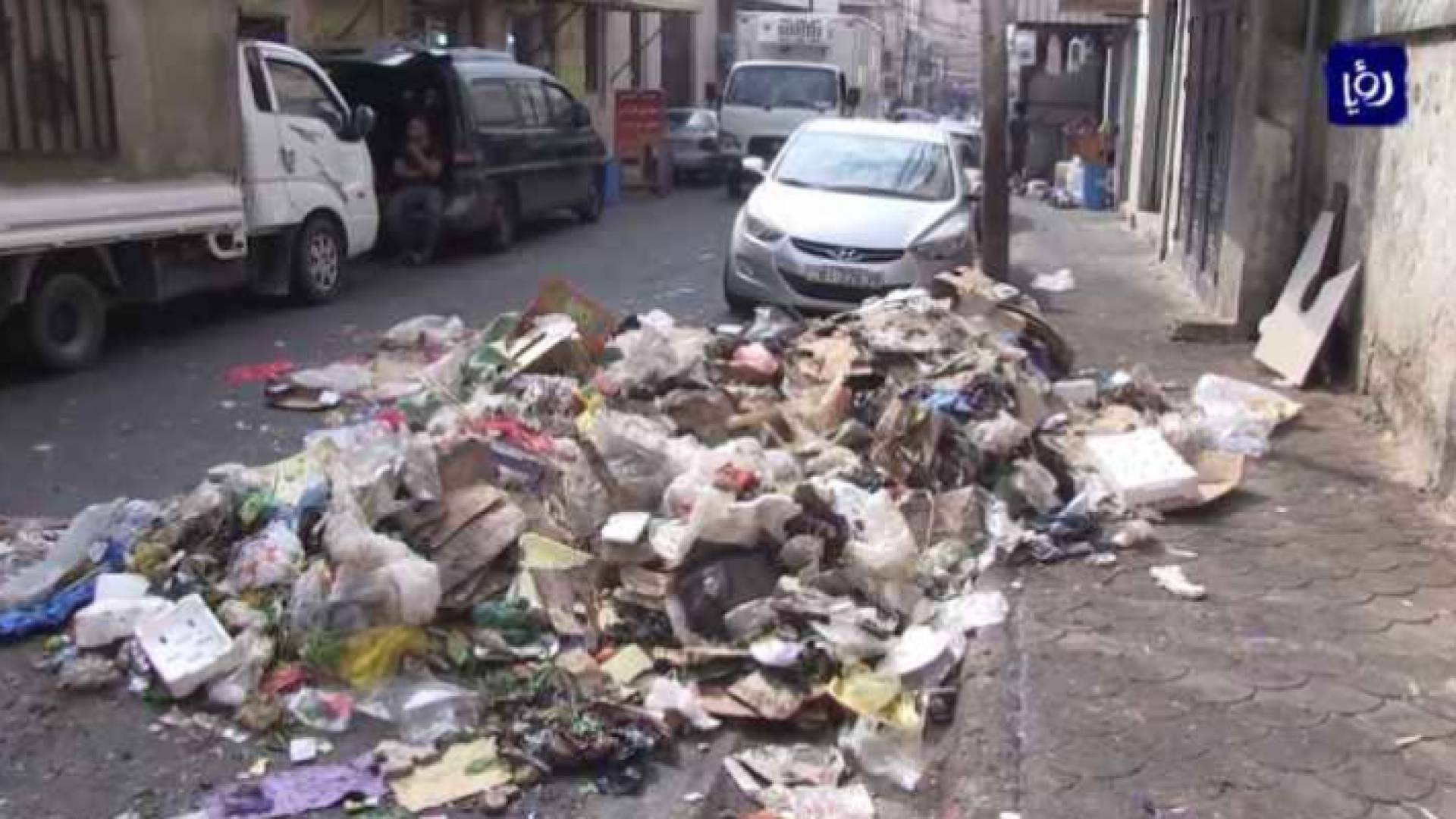 الصورة من تراكم النفايات في اربد