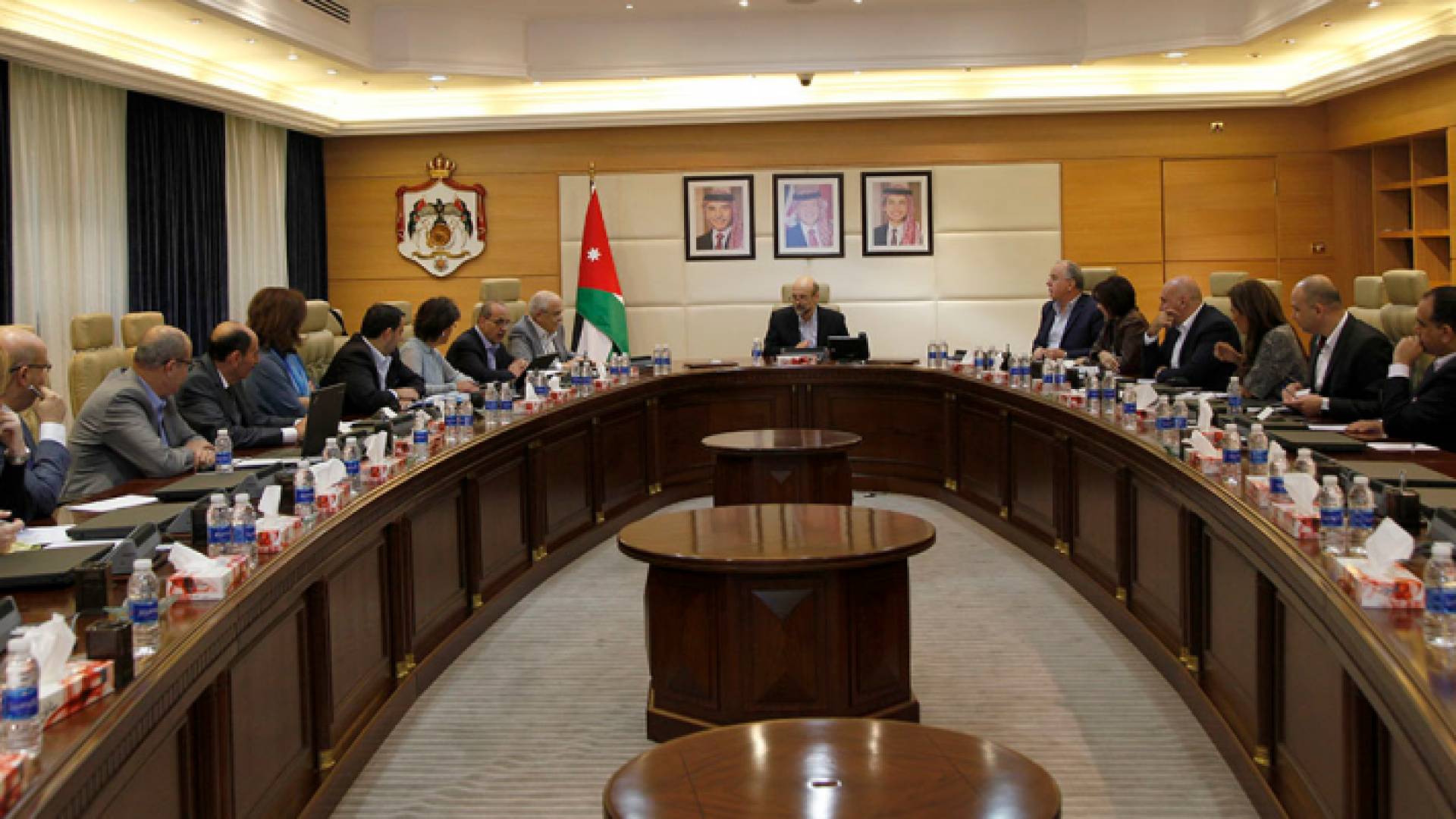 رئاسة الوزراء تناقش انشاء شركة قابضة وفق معايير عالمية