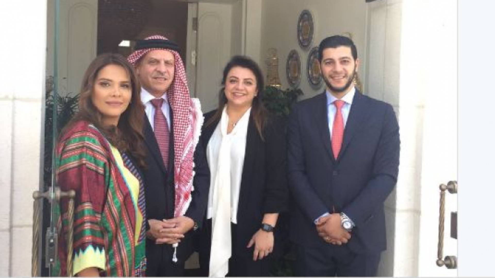 سمو الأمير فيصل وعائلته