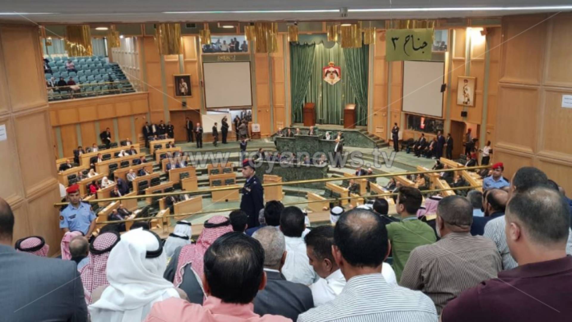 من انتخاب اللجان