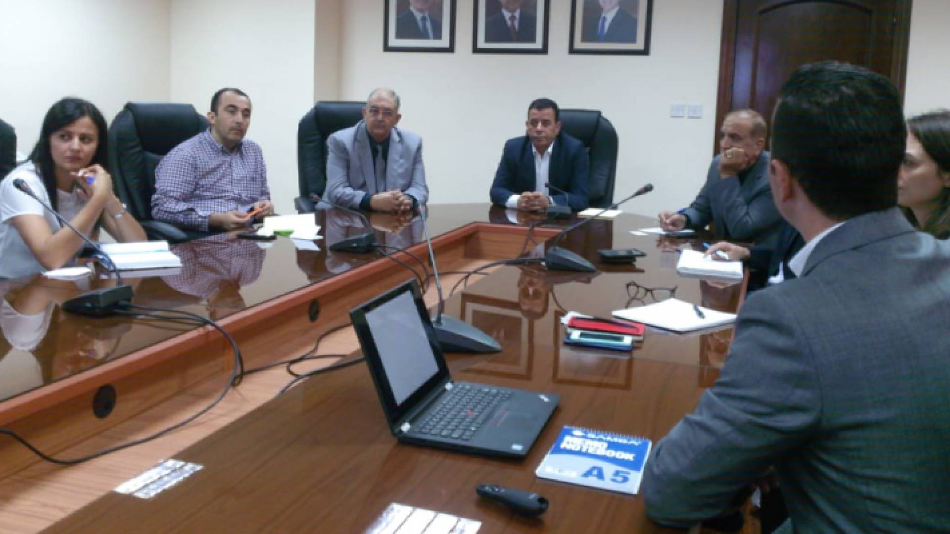 لقاء تم بين عدد من القائمين على مشروع "مبادرة لرفع كفاءة قطاع المياه" WMIوالممول من الوكالة الأمريكية للتنمية الدولية(USAID)