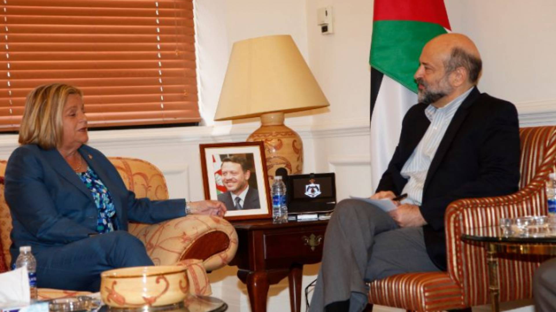 رئيس الوزراء الدكتور عمر الرزاز يلتقي عضو الكونجرس الامريكي النائب اليانا روس – ليننتين