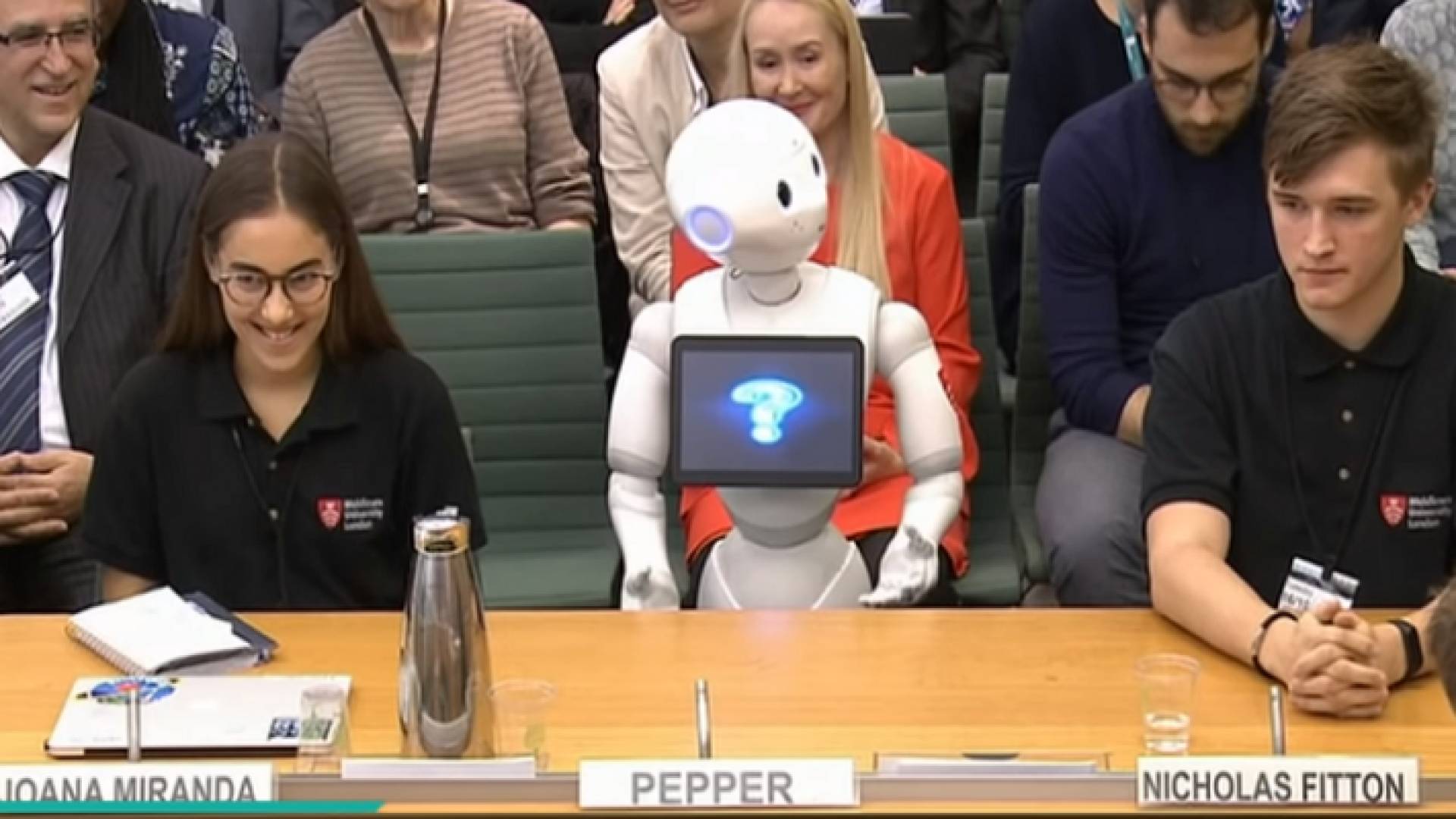 روبوت يقدم شهادته أمام البرلمان البريطاني