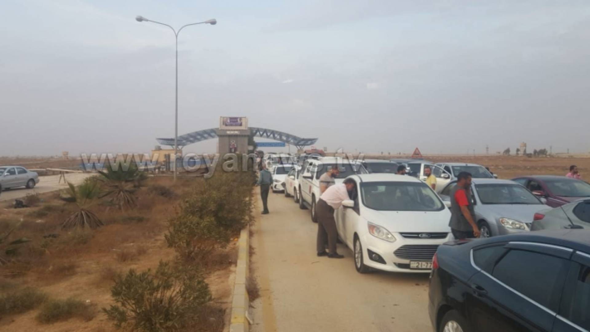 الاردن اعاد فتح الحدود امام العالقين