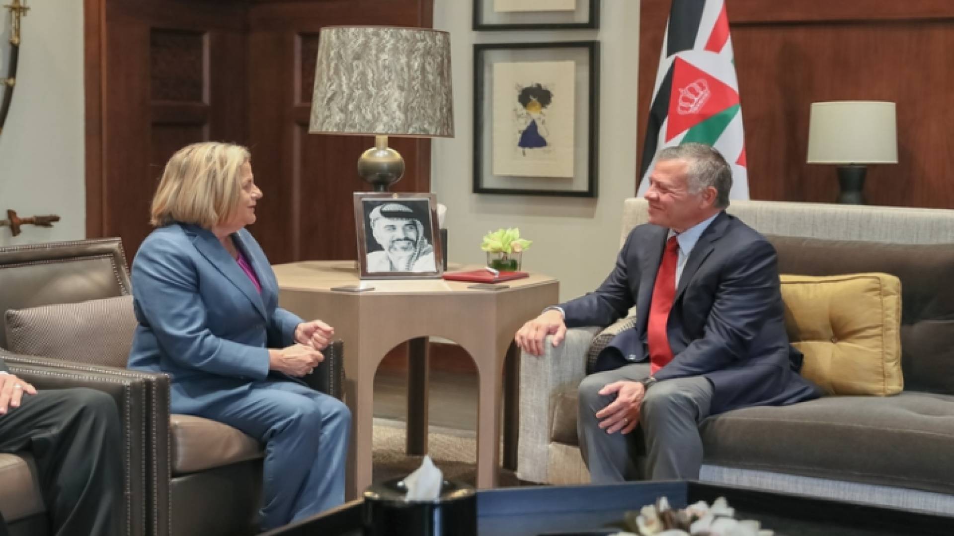 الملك يستقبل رئيسة اللجنة الفرعية للشؤون الخارجية لمنطقة الشرق الأوسط وشمال إفريقيا في مجلس النواب الأمريكي