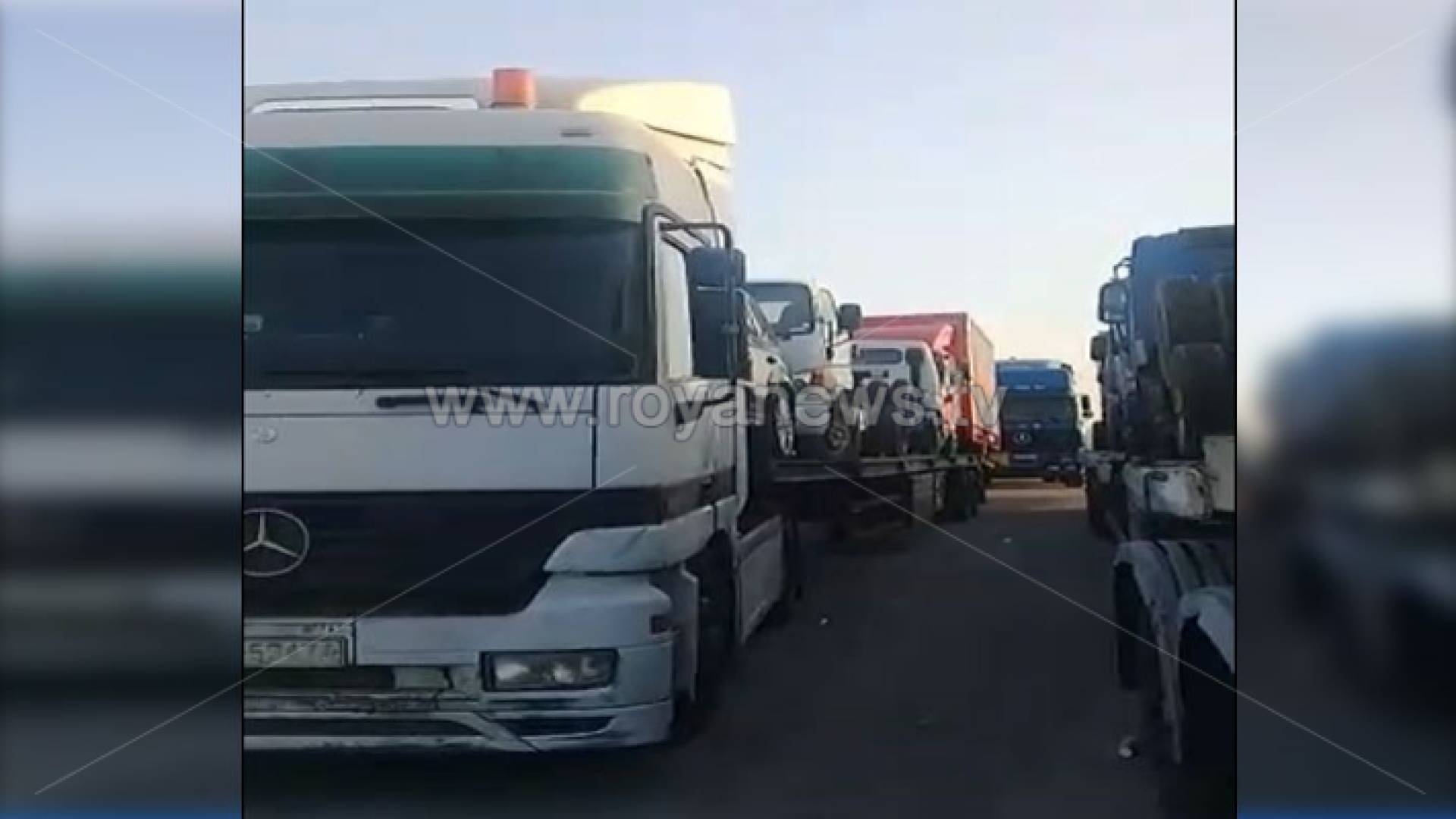 دخول أولى الشاحنات الأردنية إلى الأراضي السورية عبر معبر جابر