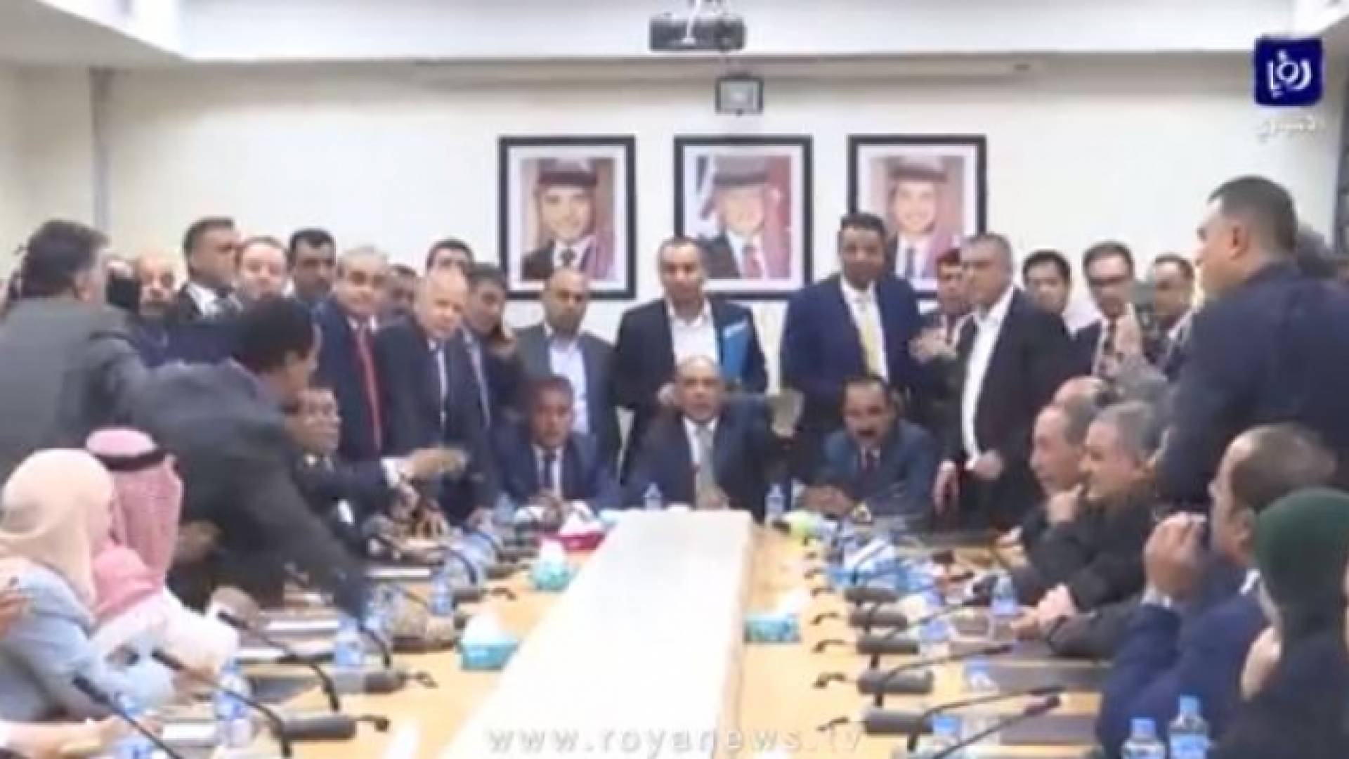 مشاجرة بين النائبين الدميسي والهواملة