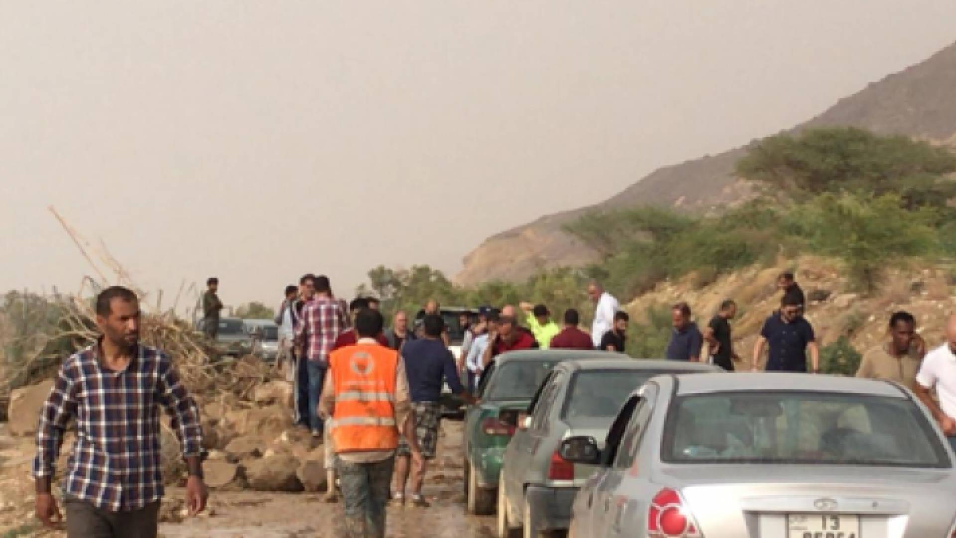 صورة من اغلاق طريق البحر الميت