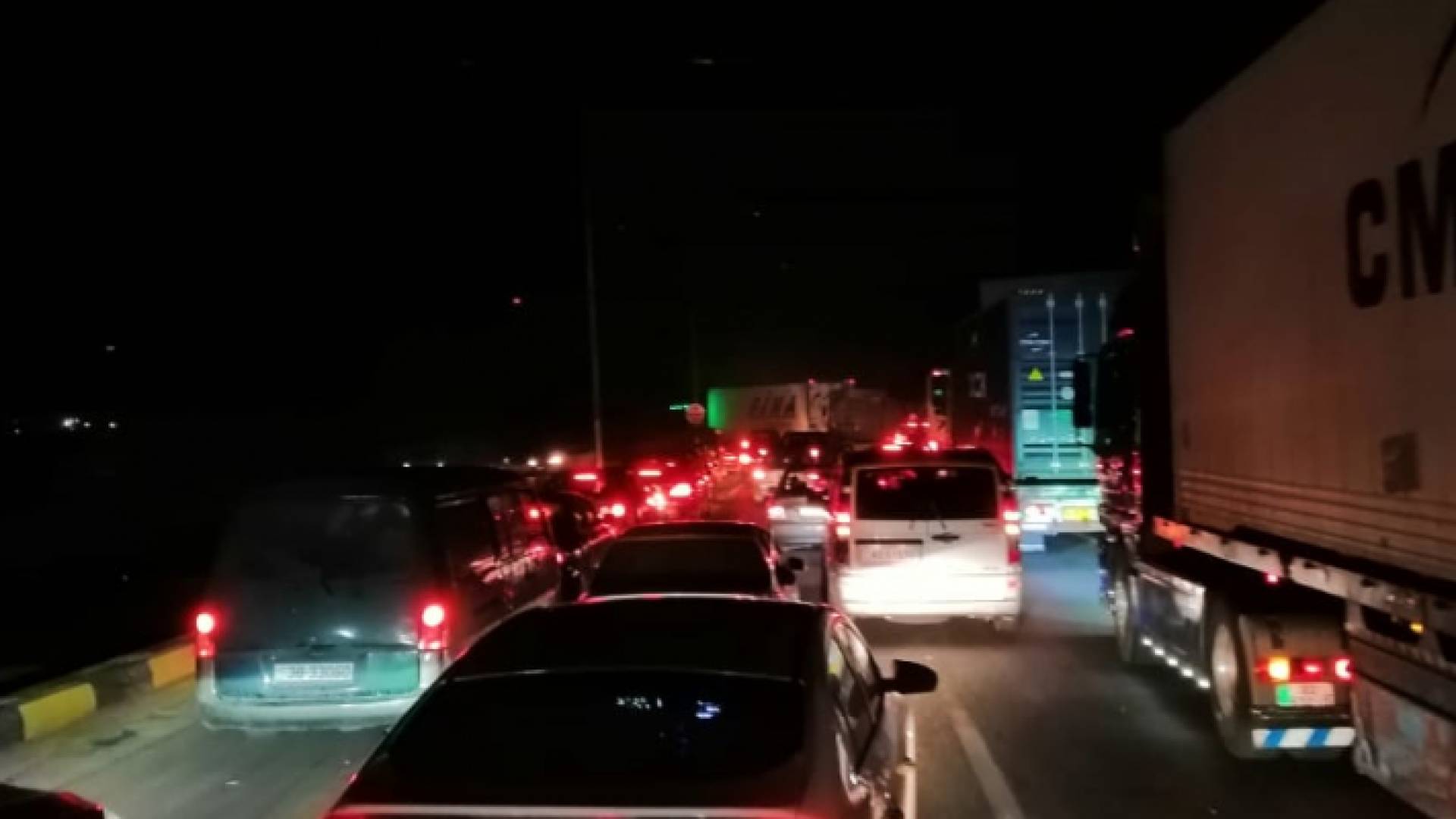 صسورة من الحاجز الامني المؤدي لموقع الحادثة