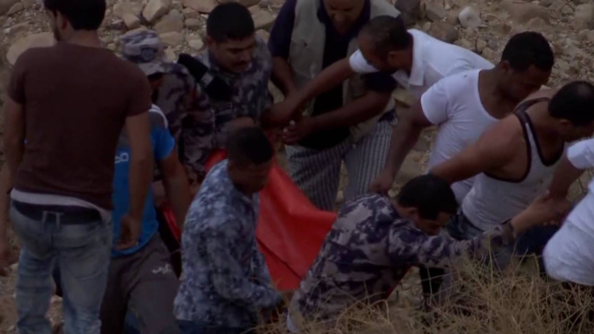 خلال عمليات الانقاذ