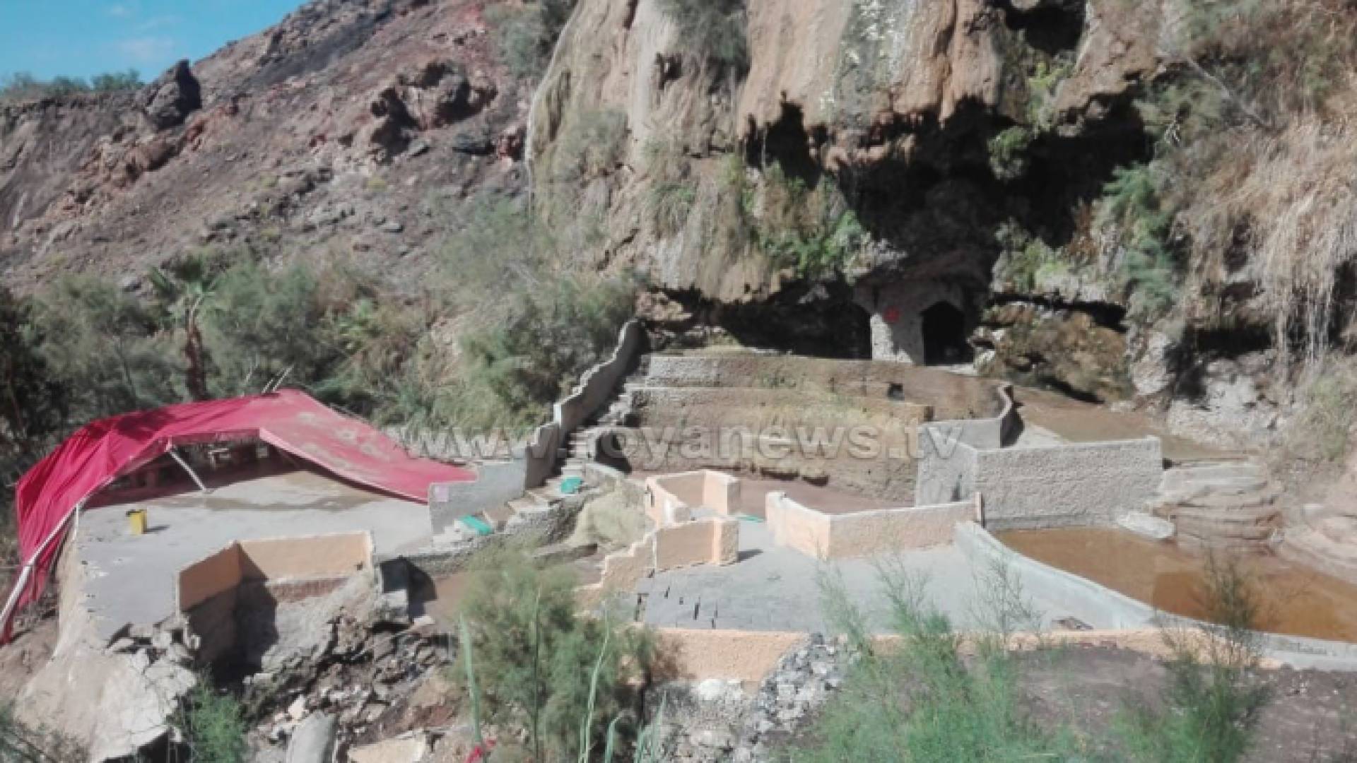 توقف جريان المياه في شلالات حمامات ماعين