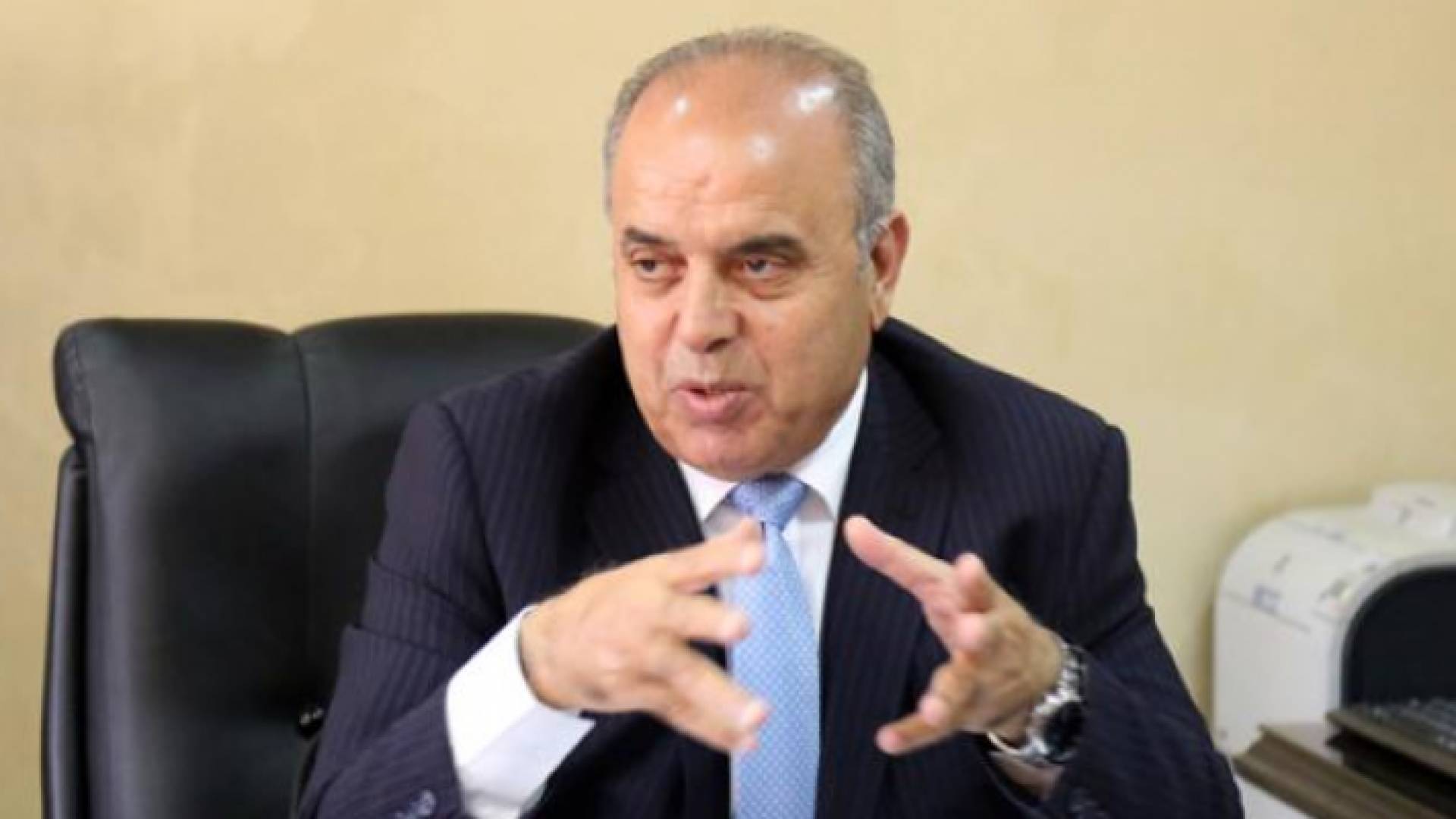 وزير التربية والتعليم والتعليم عزمي محافظة