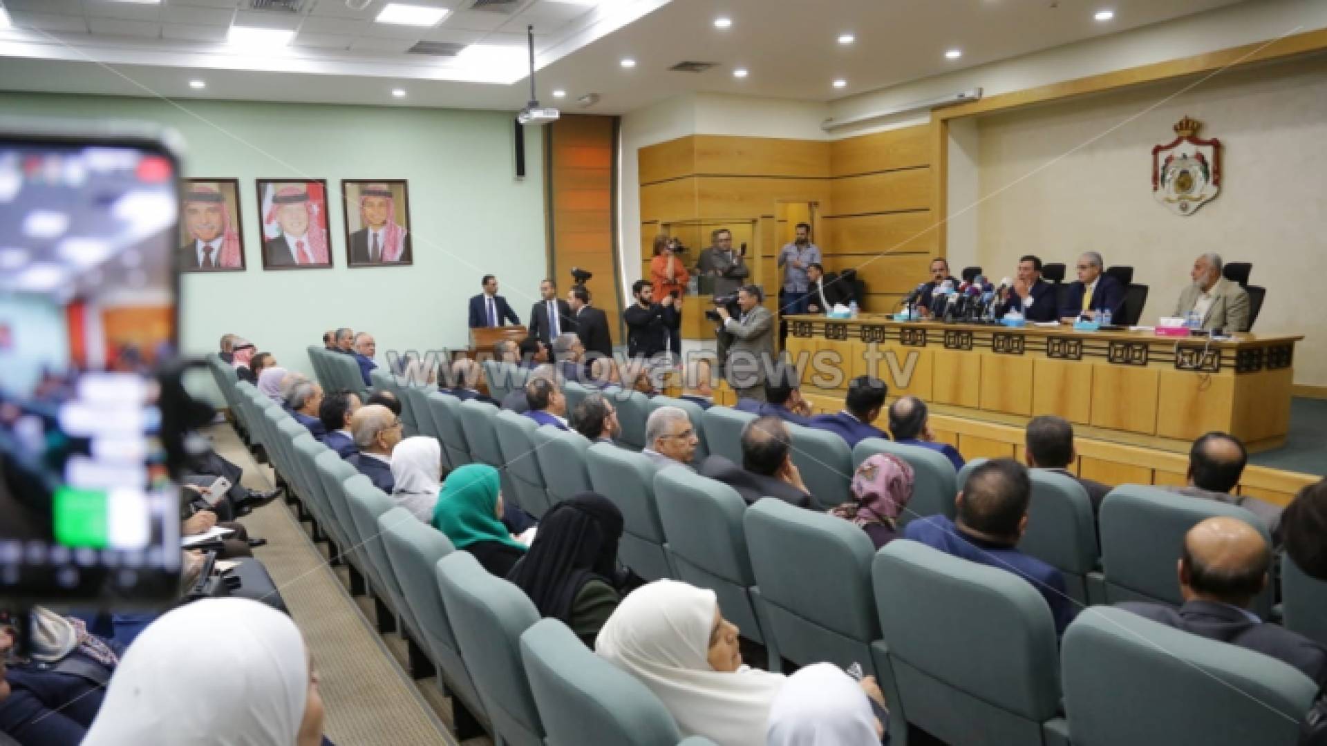 الصورة خلال الاجتماع