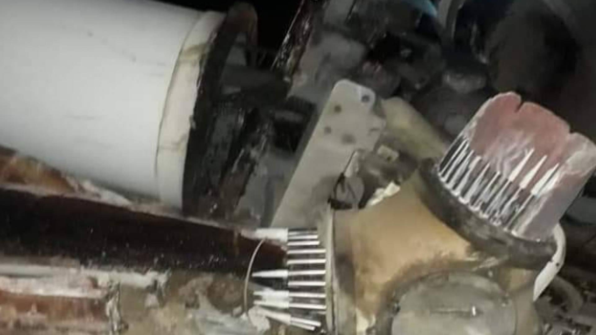 المروحة سقطت فجر الاثنين في ارض تباعة لشركة الكهرباء