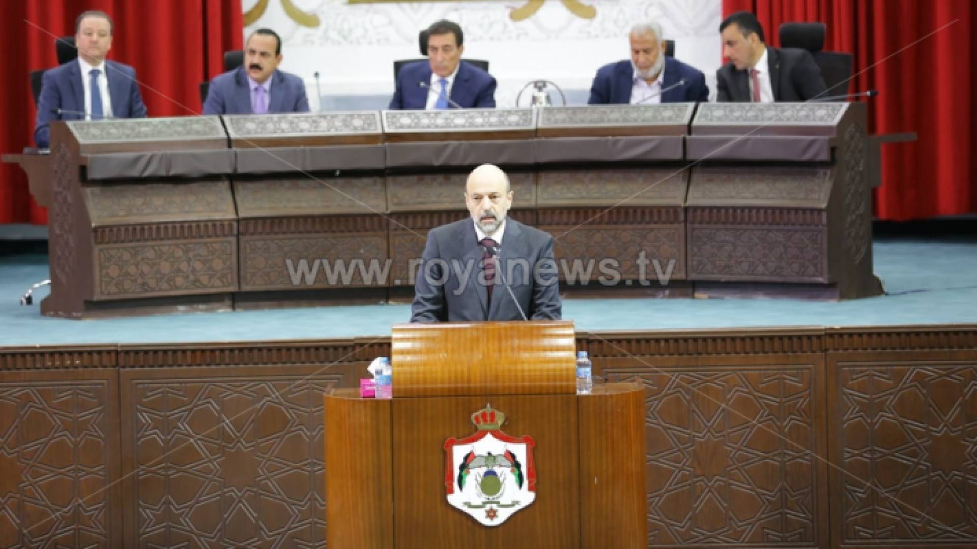 الرزاز خلال جلسة مجلس النواب