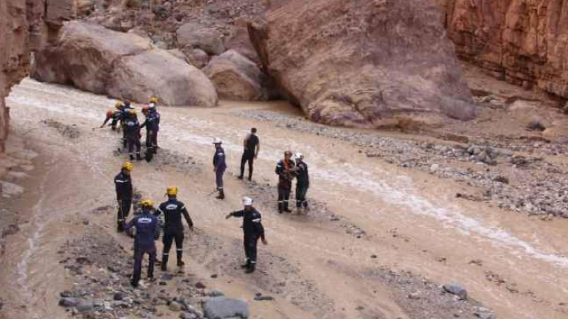 من عمليات البحث عن مفقودي حادثة البحر الميت