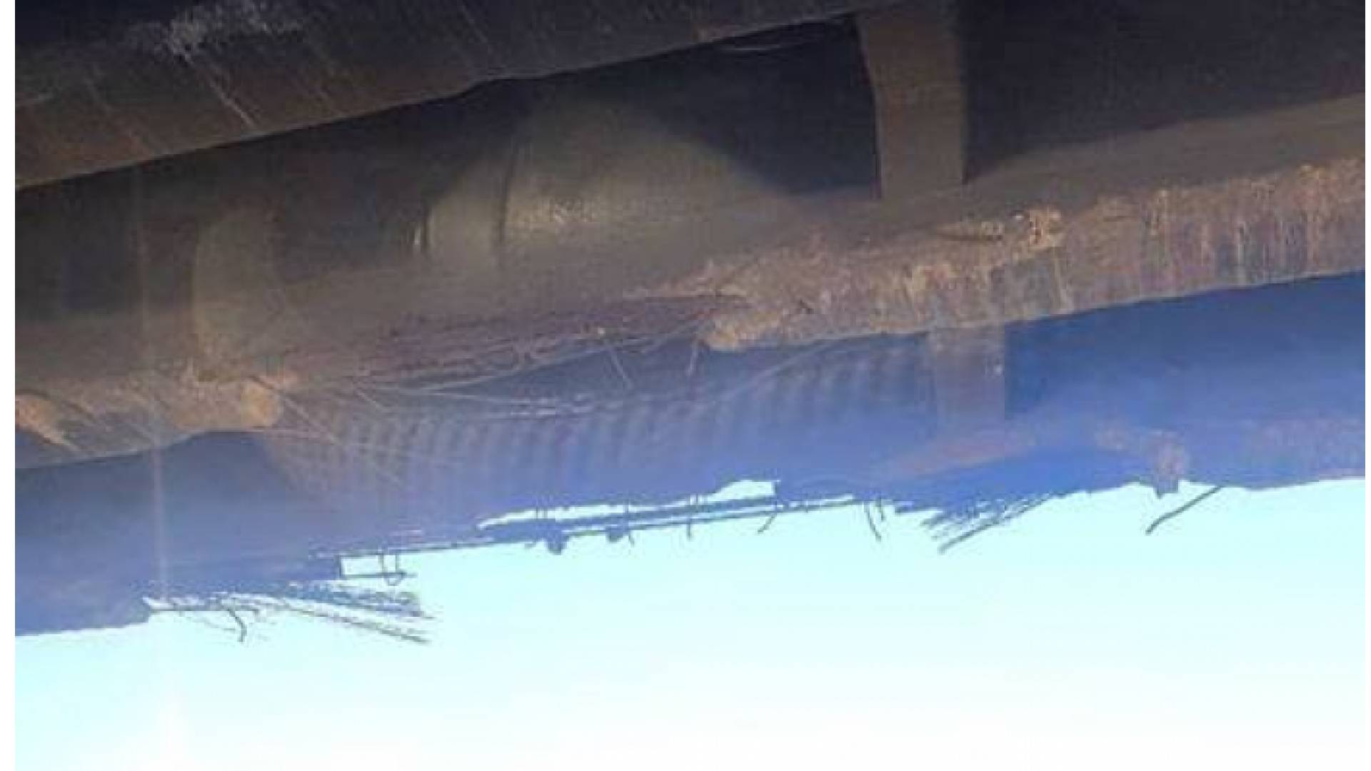 صورة متداولة تظهر تآكل في جسر الحزام بالزرقاء