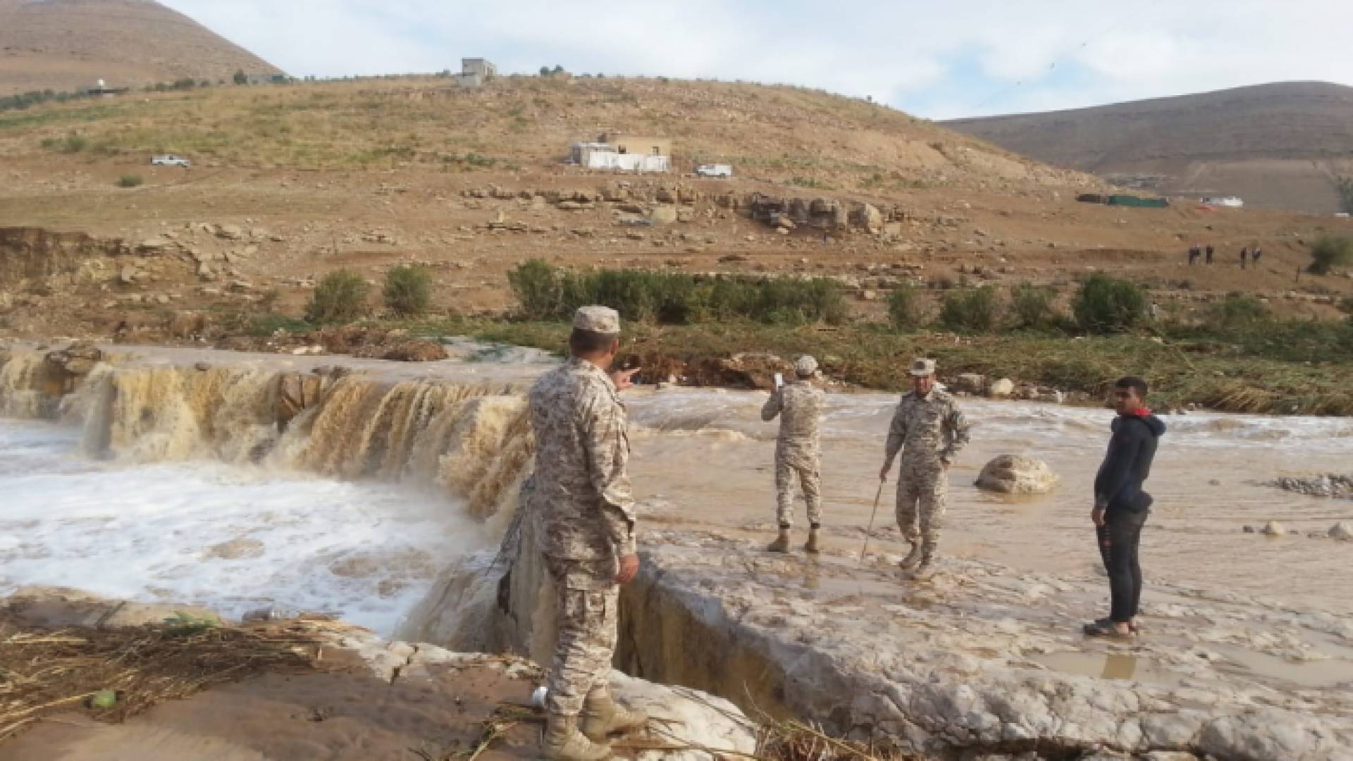 مرتبات القوات المسلحة خلال البحث عن مفقودين جراء السيول
