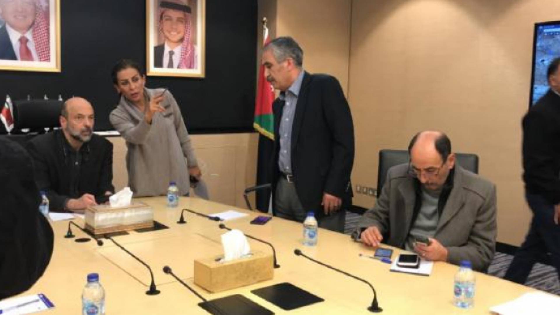 الرزاز ليلة امس في مركز الازمات