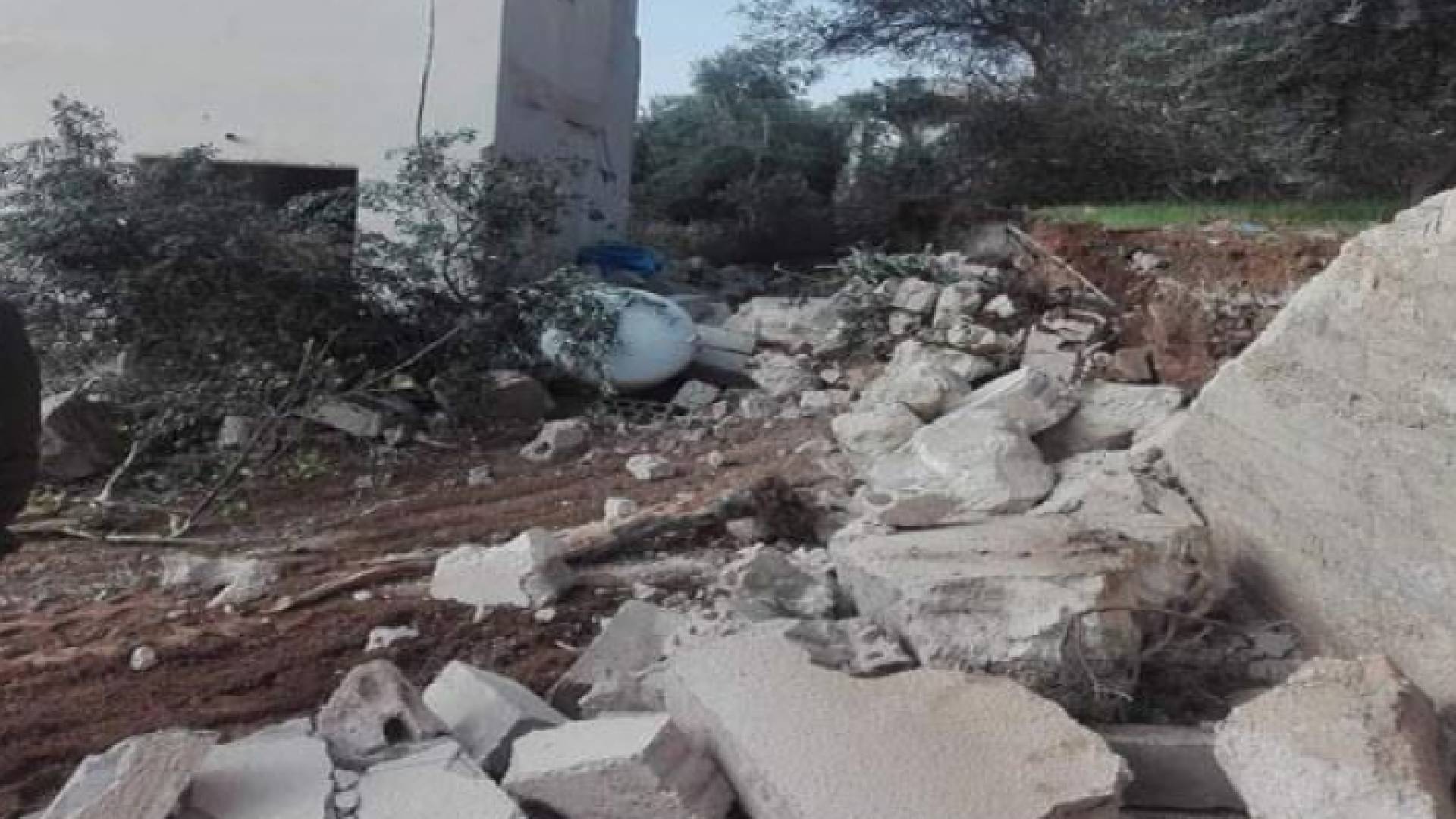 انهيار سور مدرسة ثانوية في لواء ذيبان ولا إصابات