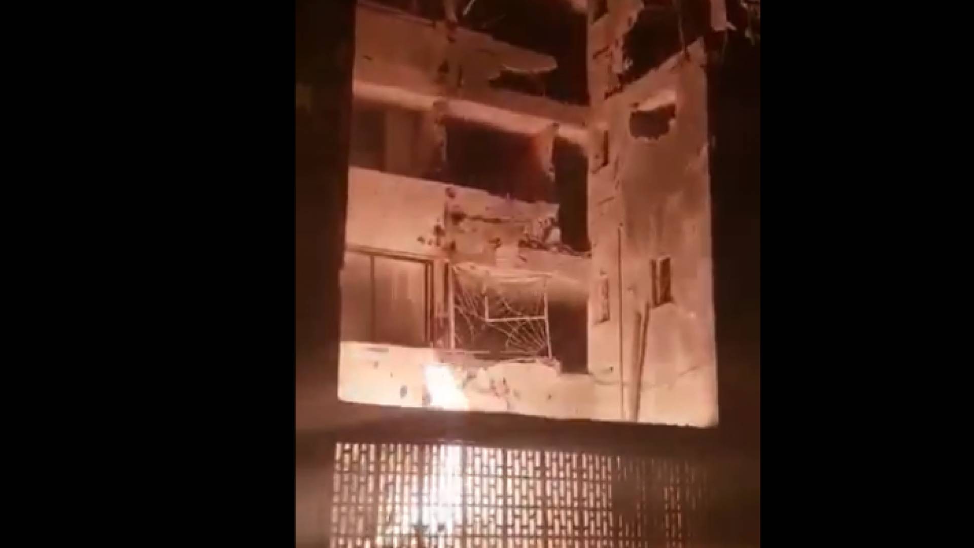 صورة من المبنى