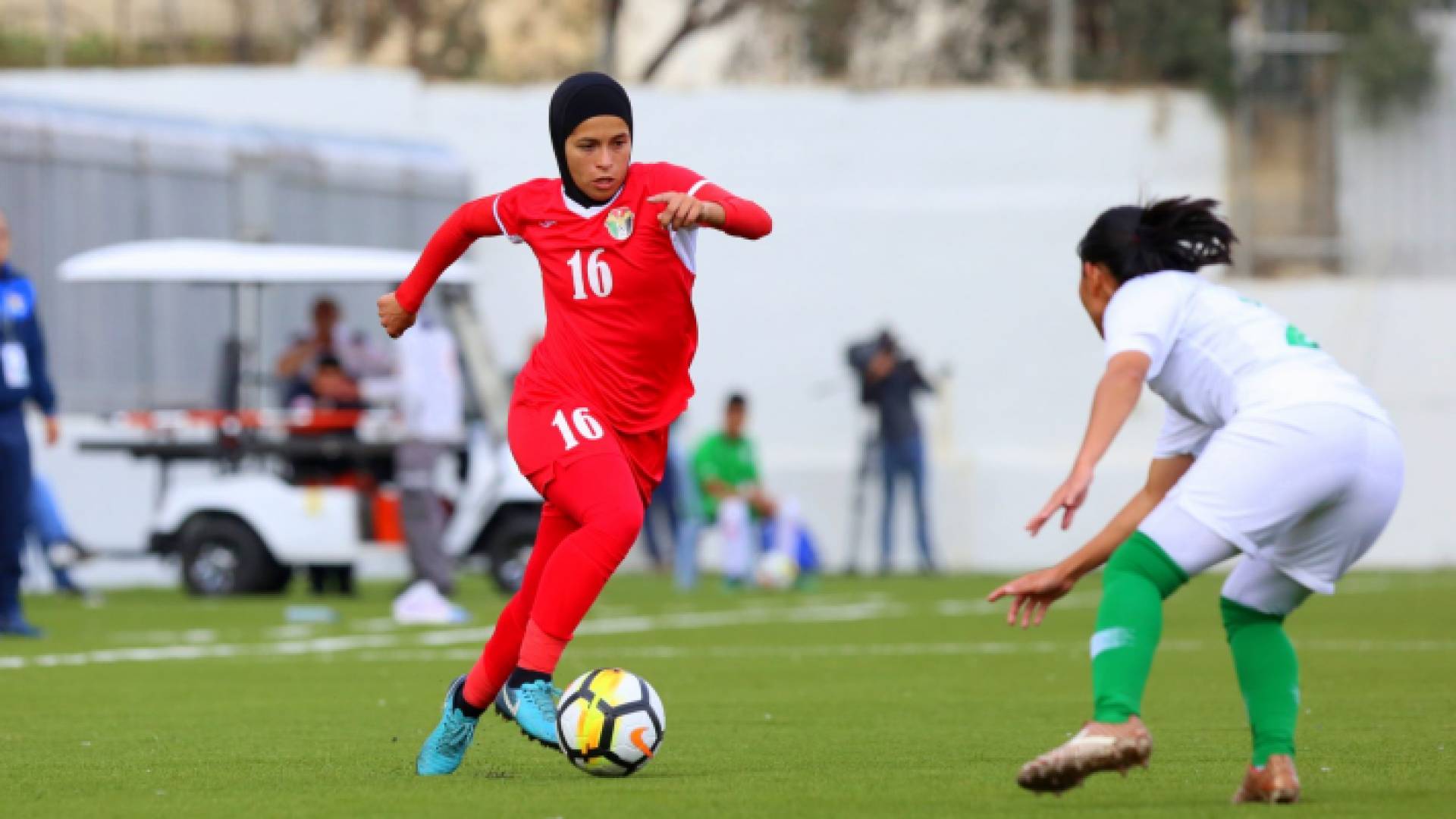 لاعبة منتخخبنا الوطني للسيدات