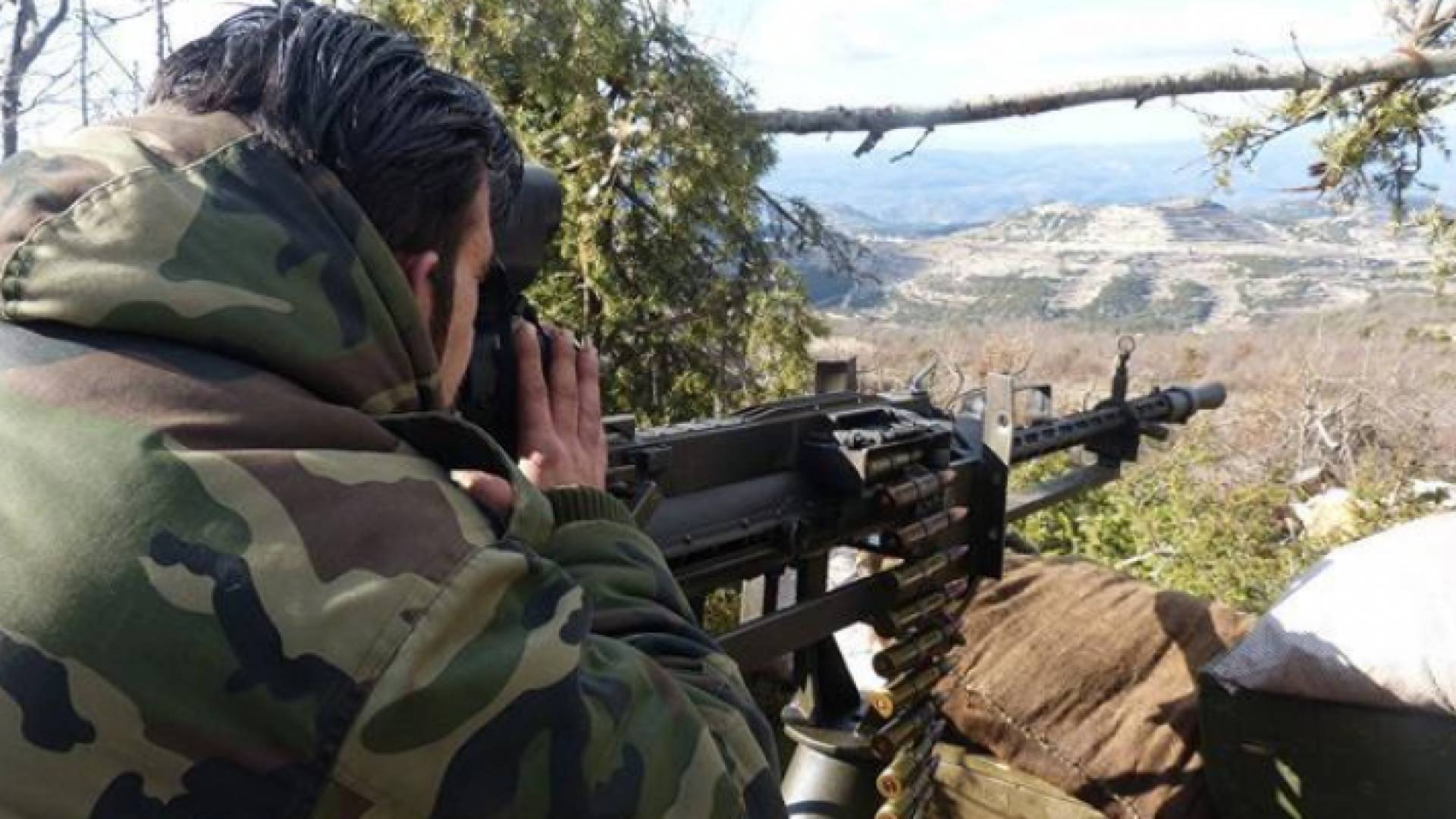 أرشيفية لعنصر من الجيش السوري