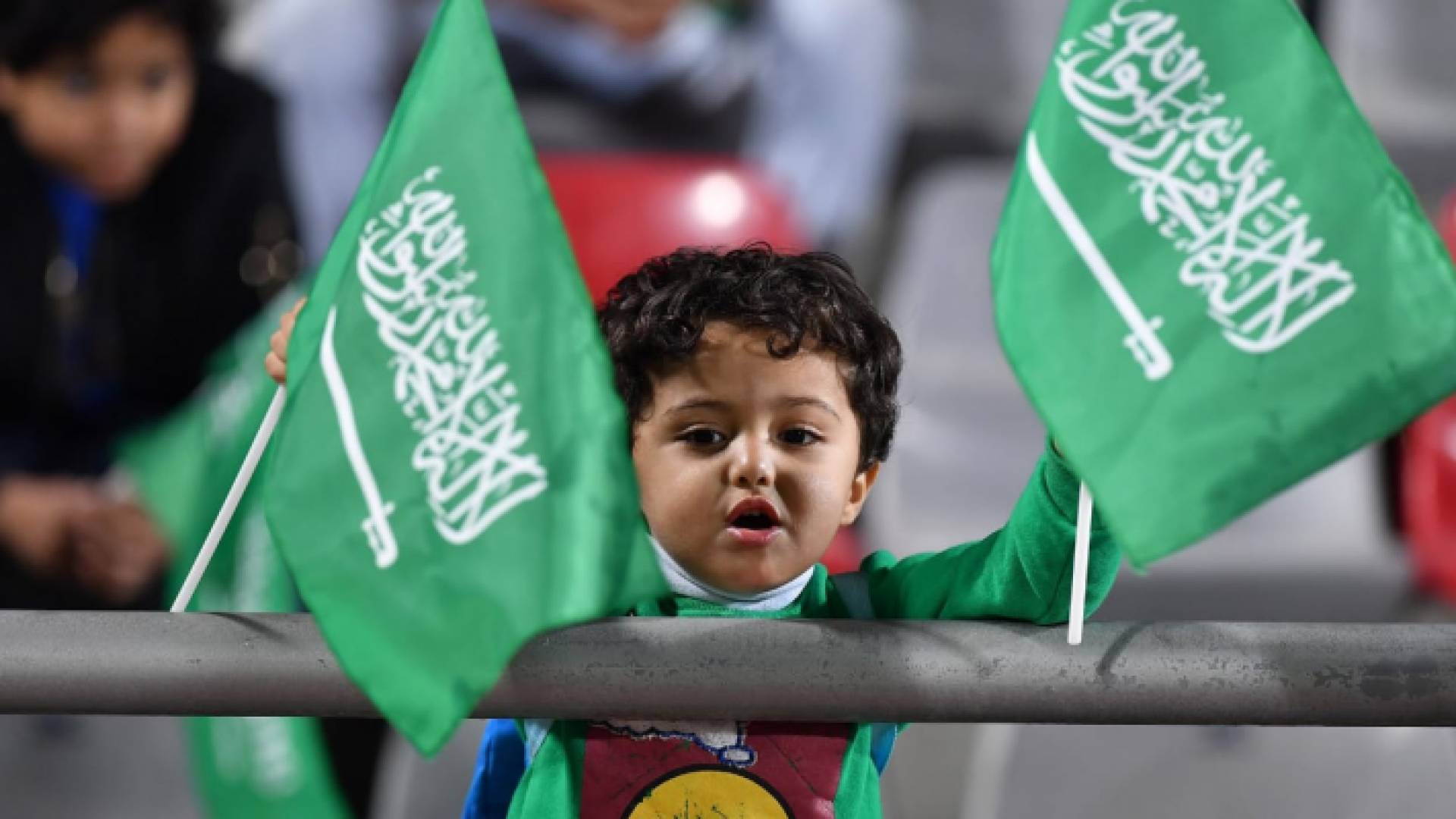 احد الاطفال السعوديين من مدرجات ملعب القويسمة