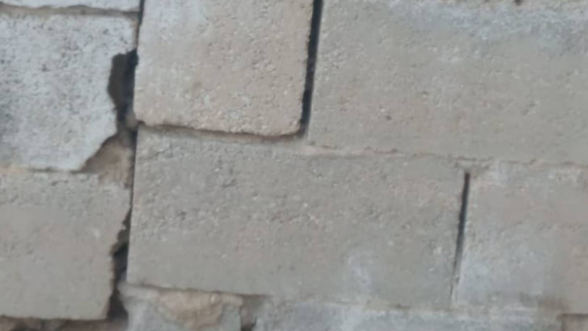 اخلاء المبنى المستاجر جاء للحفاظ على سلامة الطلبه