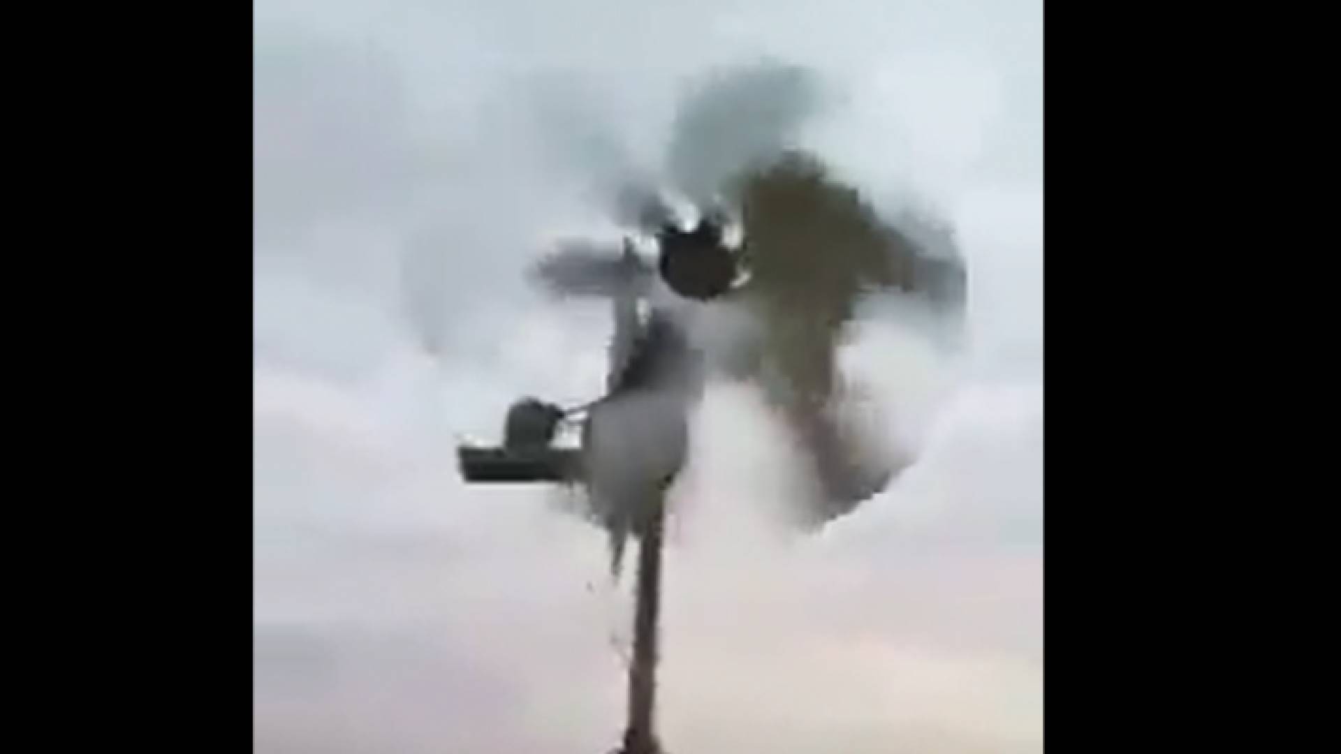 مواطن يولد الكهرباء لمنزله بعد فصلها عنه