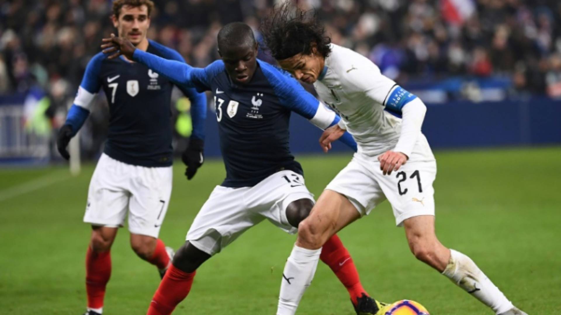 تشلسي يمدد عقد لاعب وسطه الفرنسي كانتيه