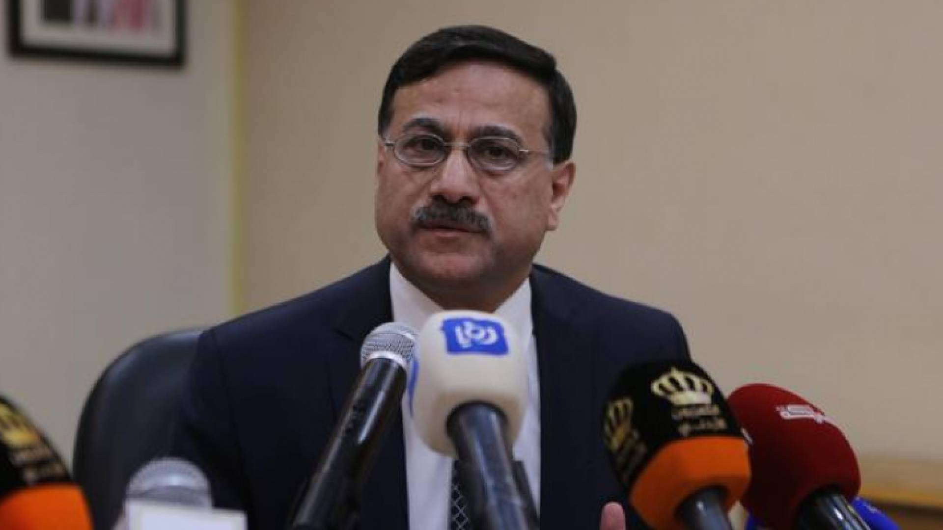 وزير المالية الدكتور عز الدين كناكرية