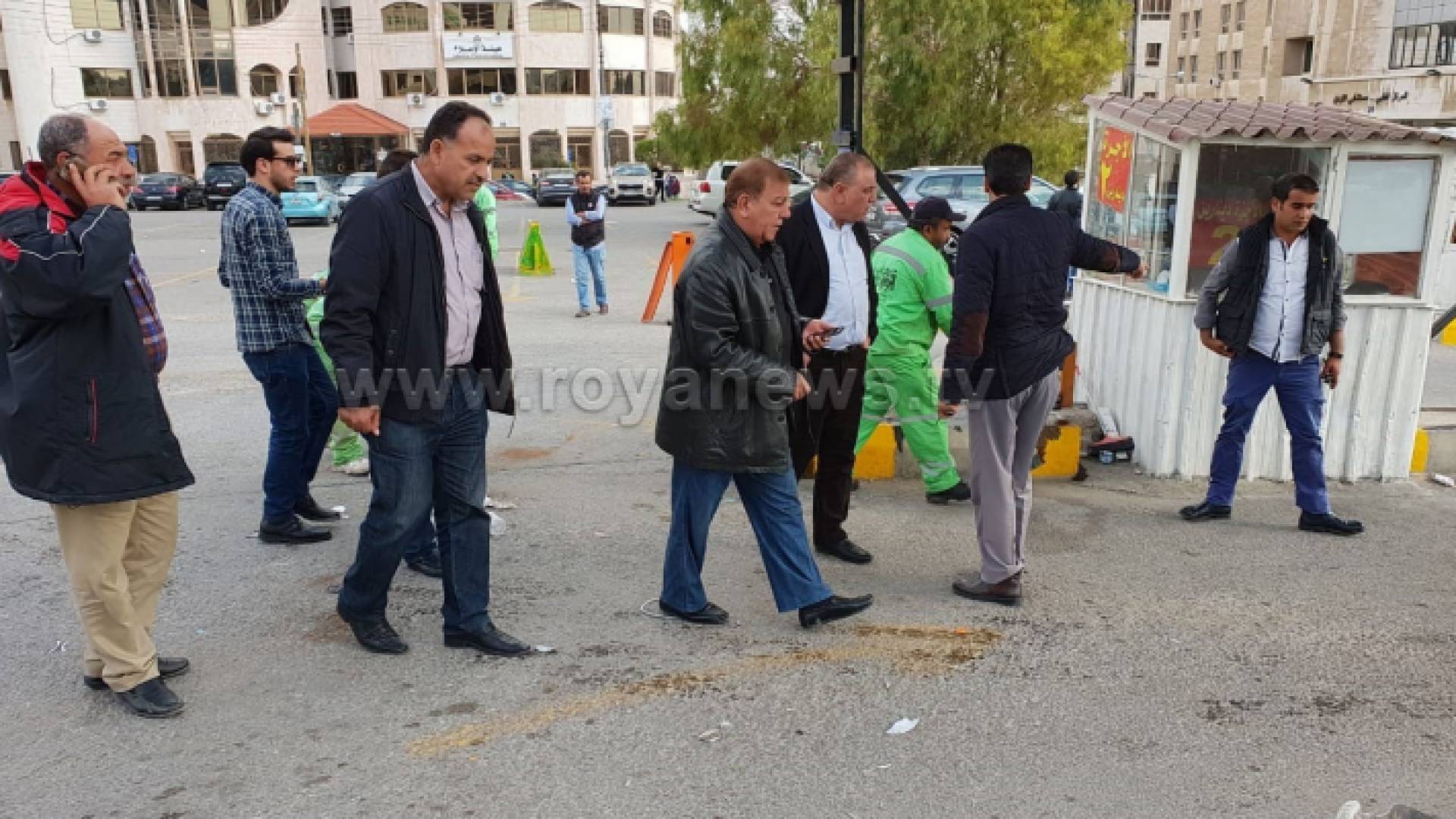 محافظ العاصمة في محيط مستشفى الاردن