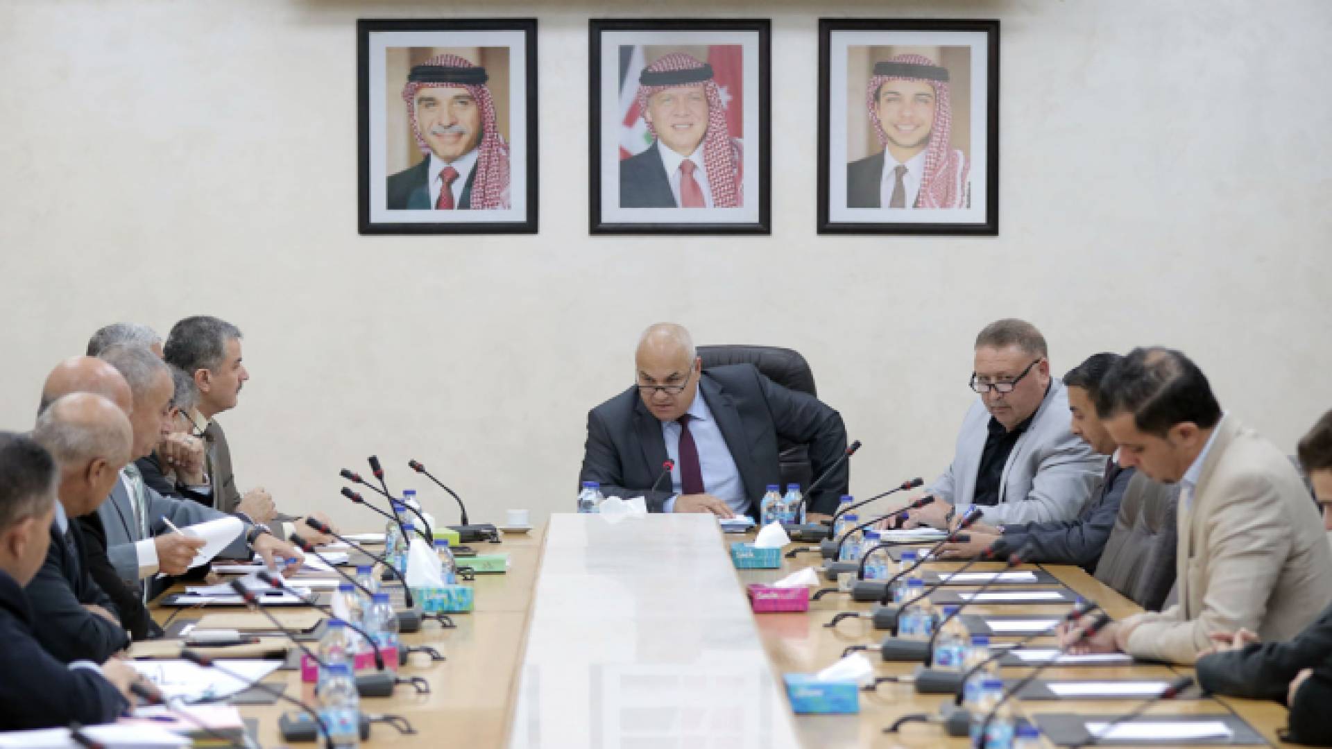 اللجنة النيابية المالية