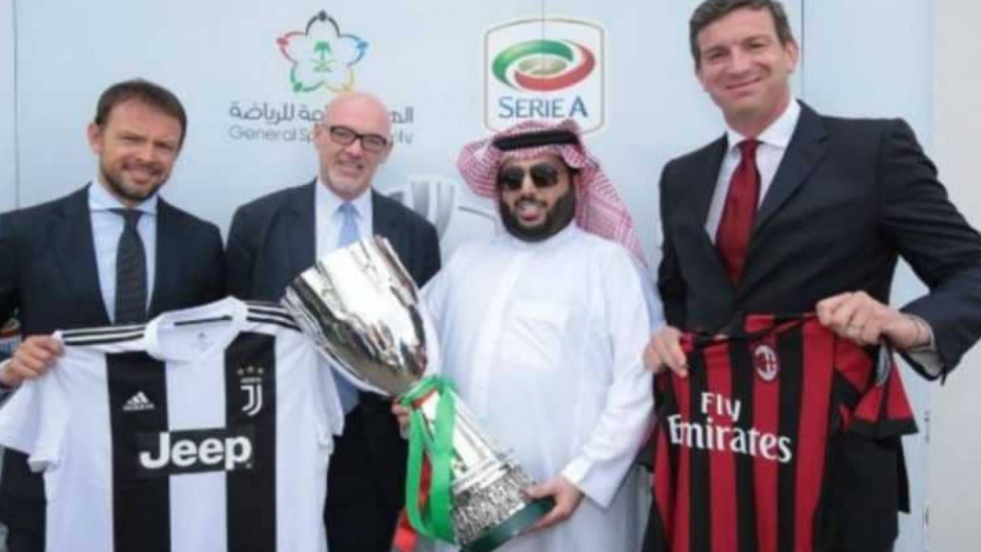 رئيس هيئة الرياضة السعودية تركي آل الشيخ مع ممثلي الناديين