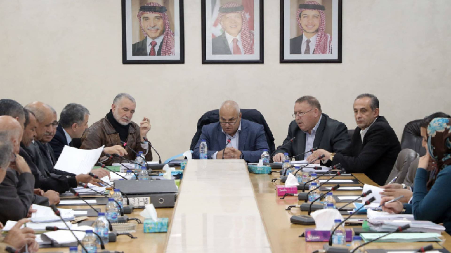 جانب من اجتماع اللجنة