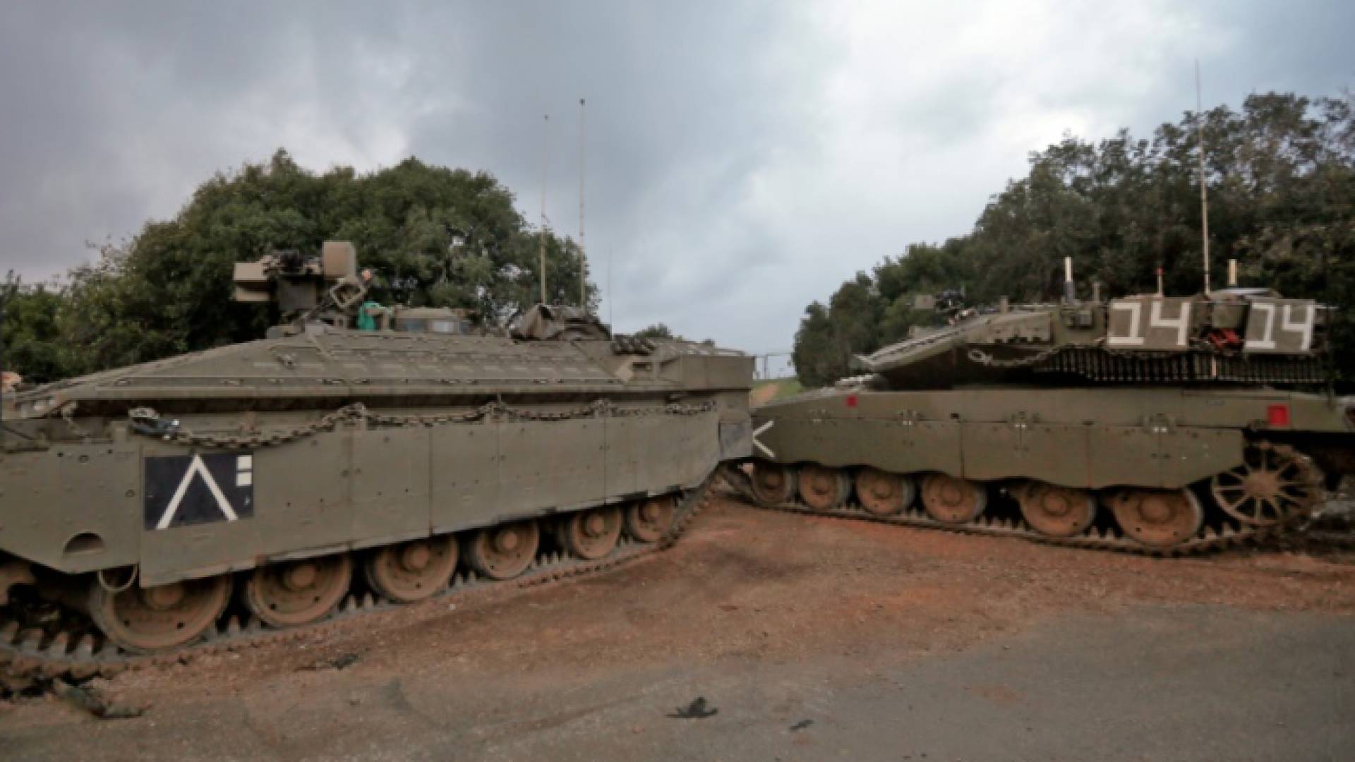 دبابتين للاحتلال قرب زرعيت على حدود الأراضي المحتلة مع لبنان