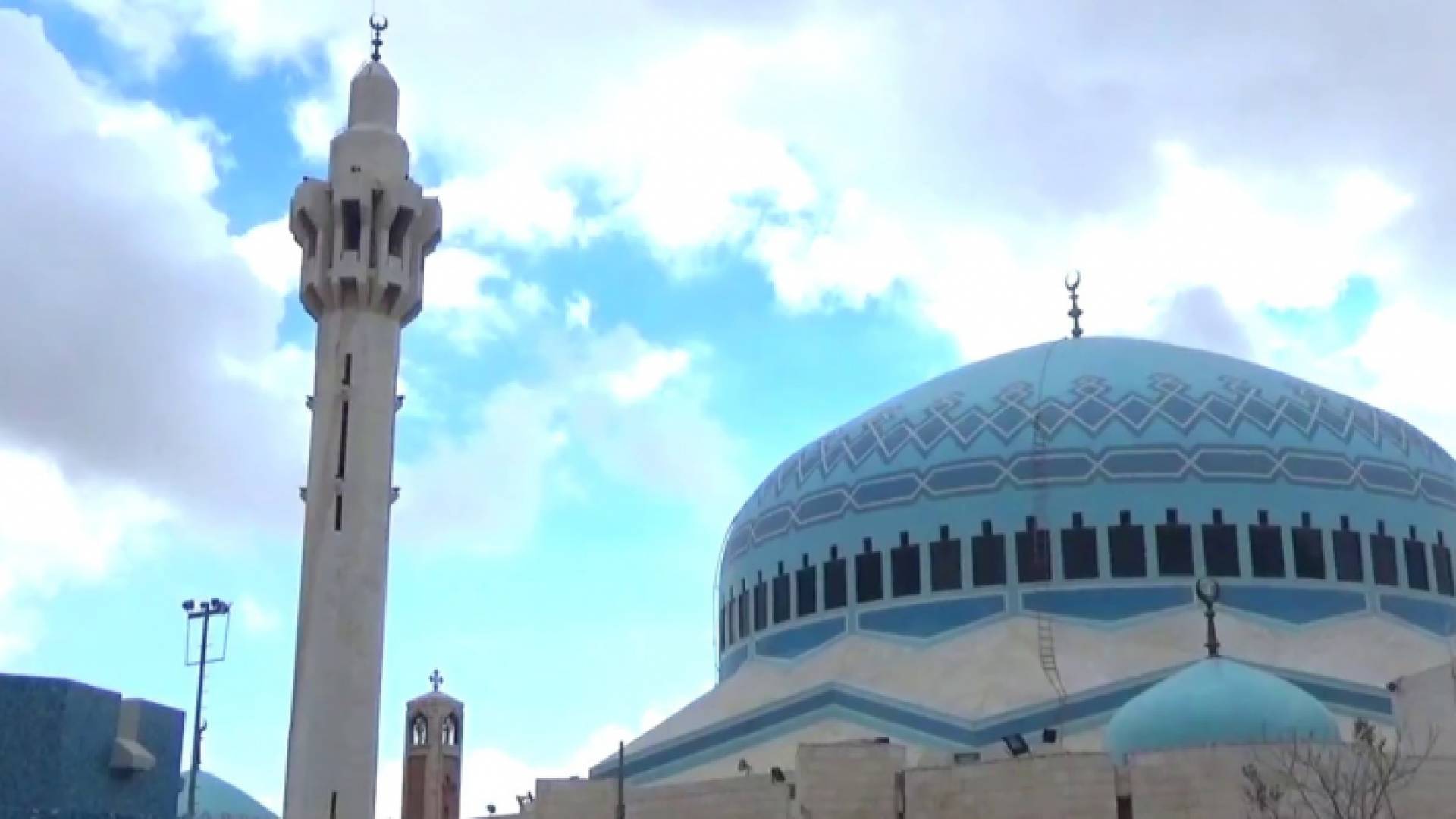 الوزارة تؤكد على ضرورة الالتزام بعدم استعمال مكبرات الصوت لخطبة الجمعة