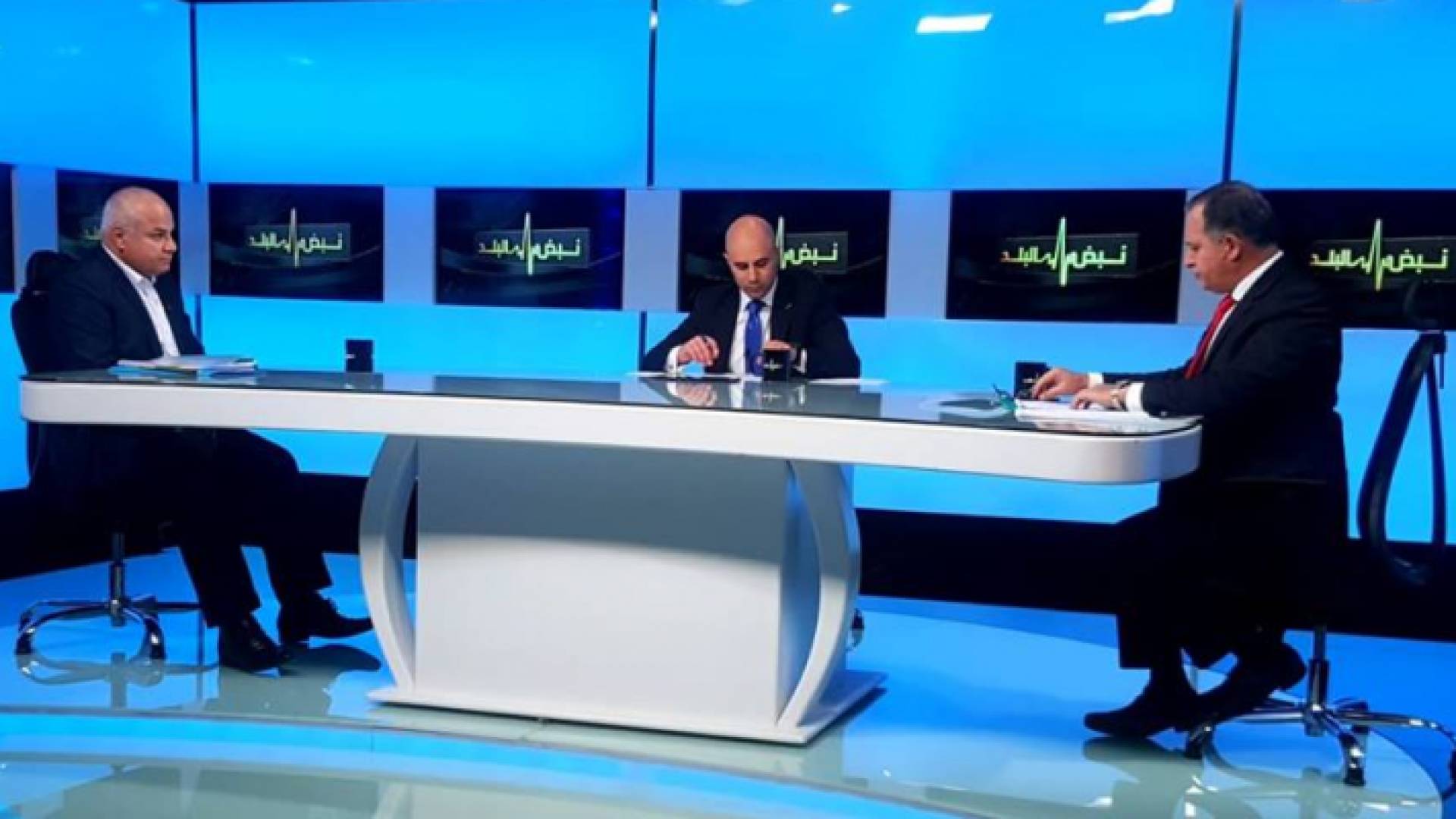 من الحلقة