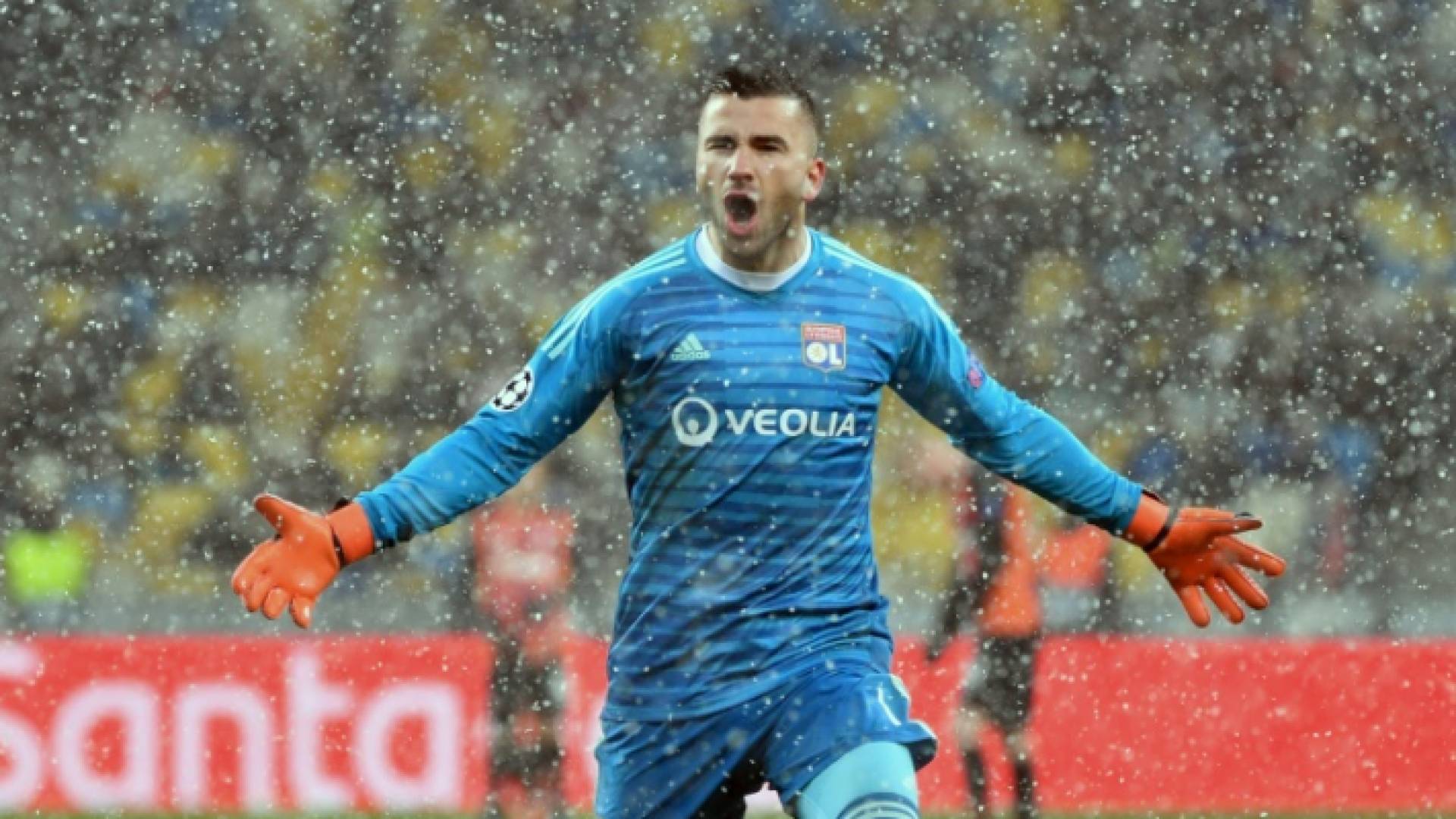 البرتغالي أنطوني لوبيش حارس مرمى ليون الفرنسي