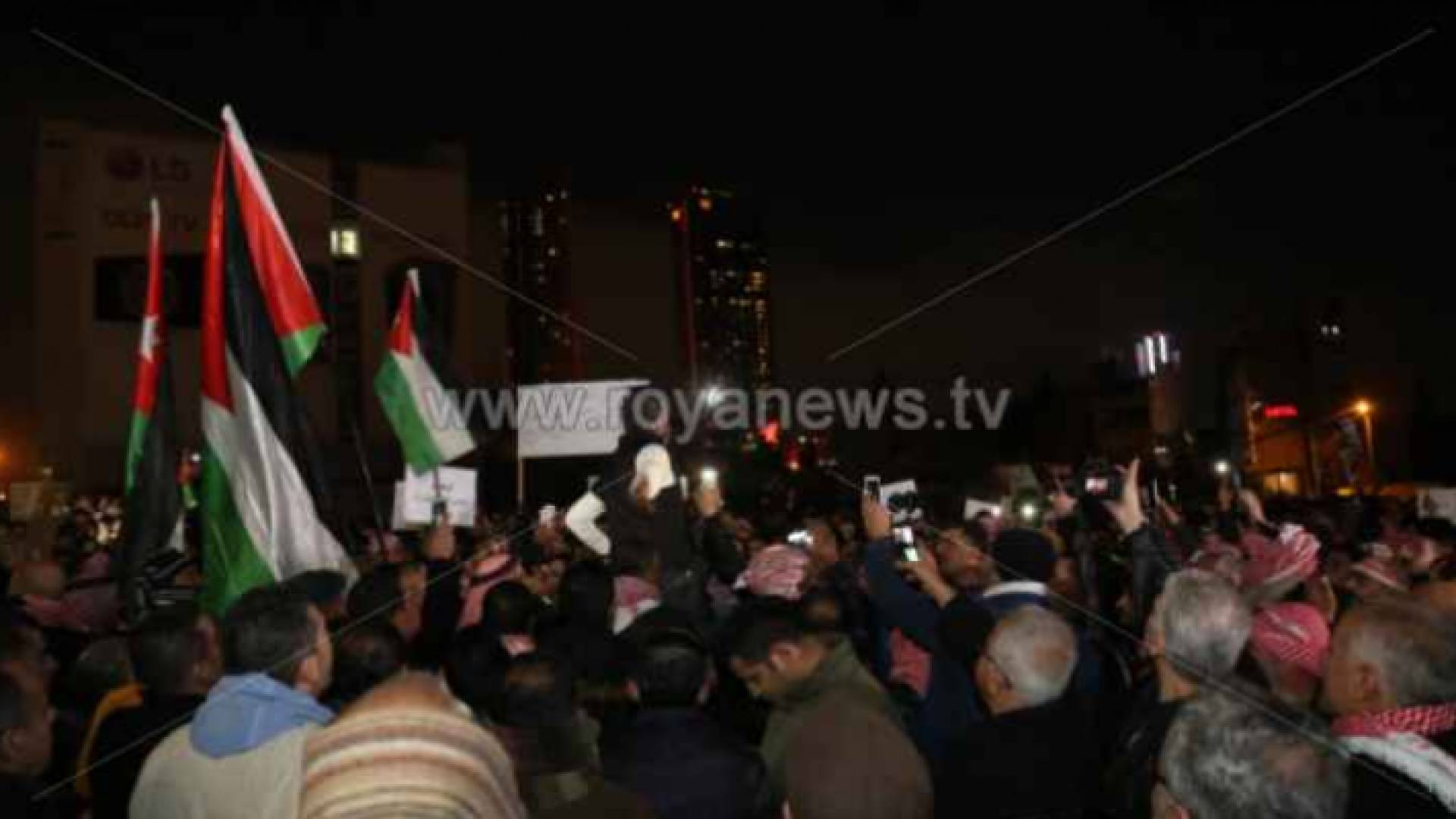 من الاعتصام