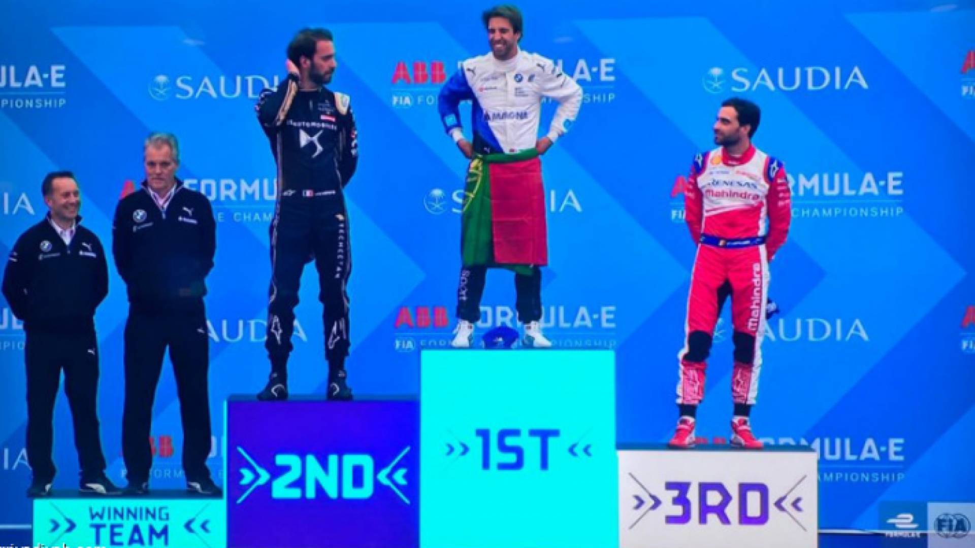 جانب من التتويج