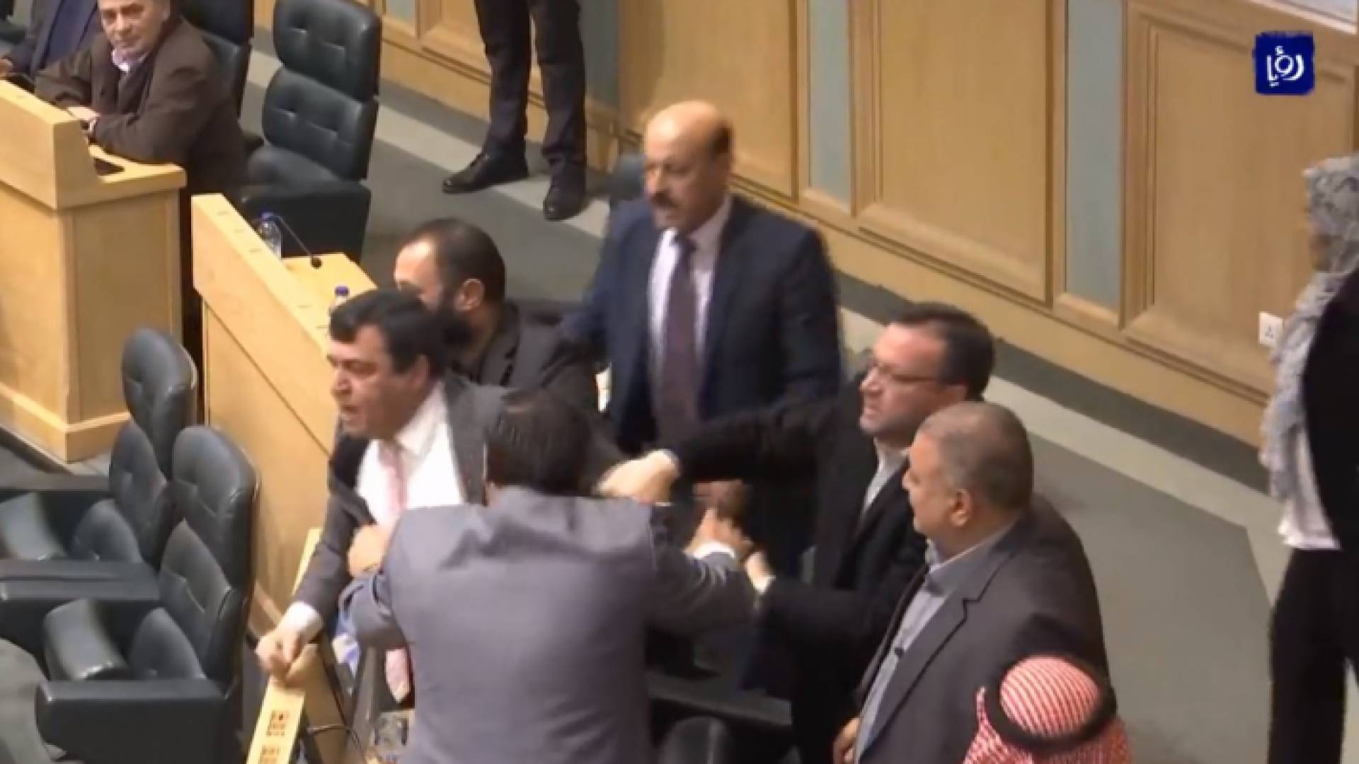 من المشاجرة