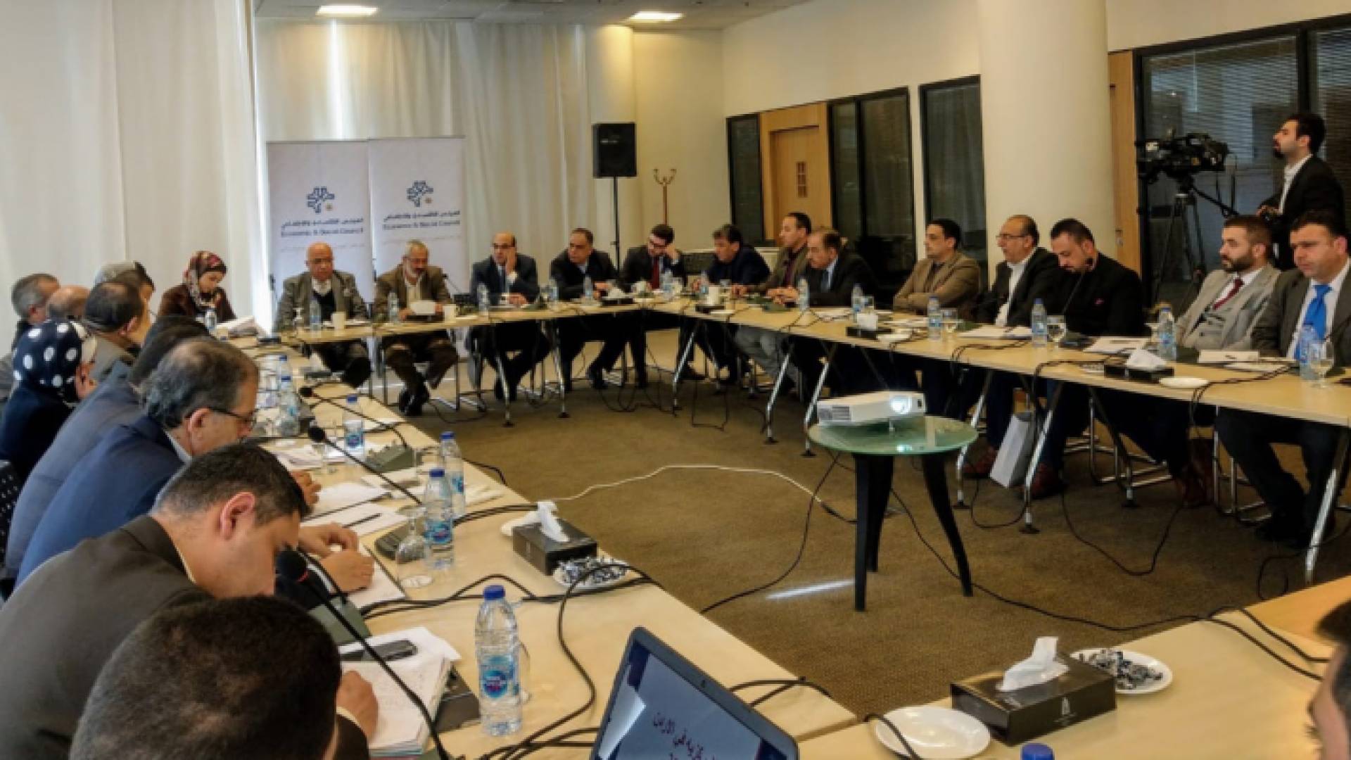 إطلاق الحوار الوطني حول "اللامركزية"