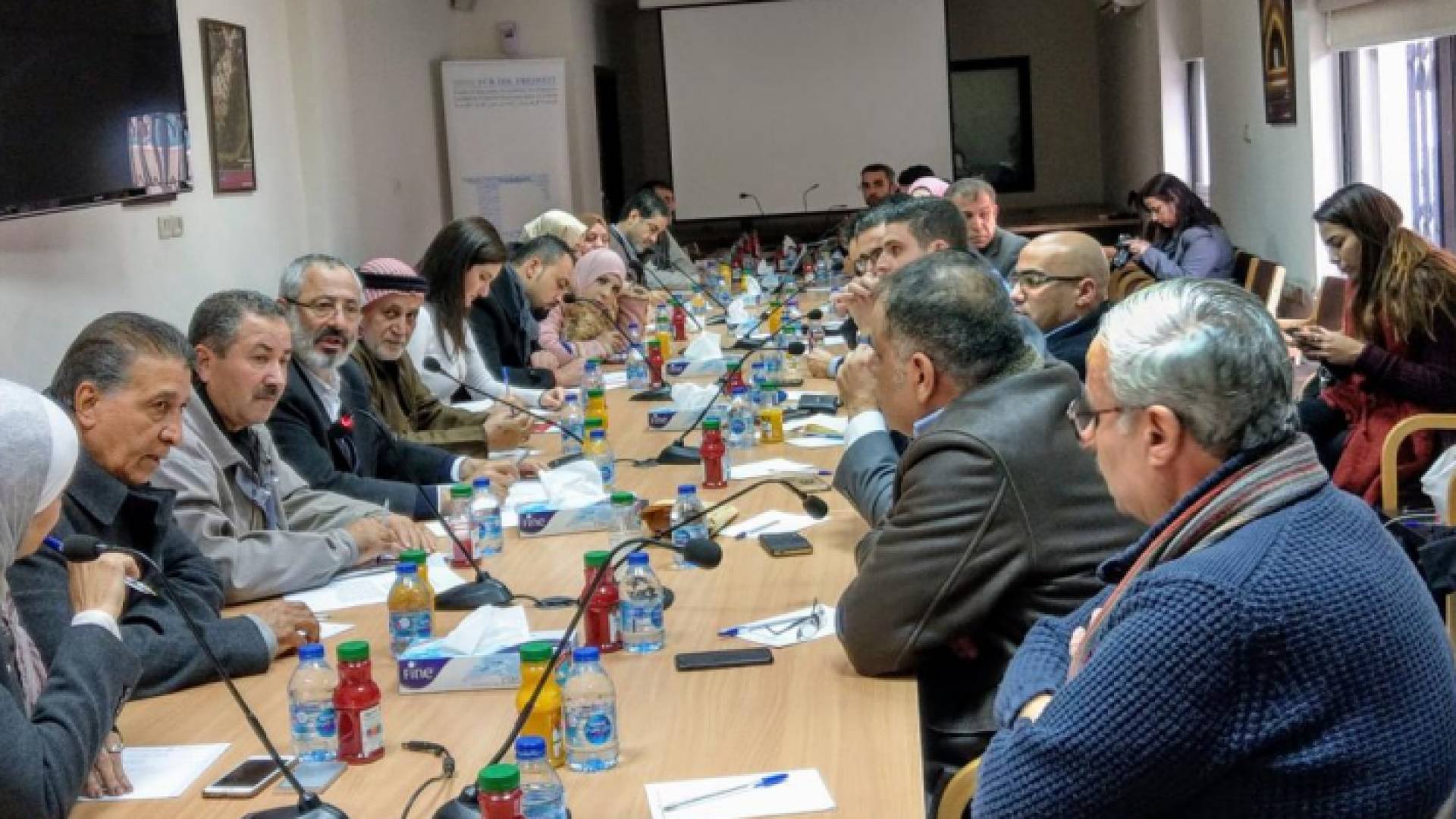 الاقتصادي والاجتماعي يلتقي رياديين لمشاريع صغيرة ومتوسطة ويشكل فريق متابعة