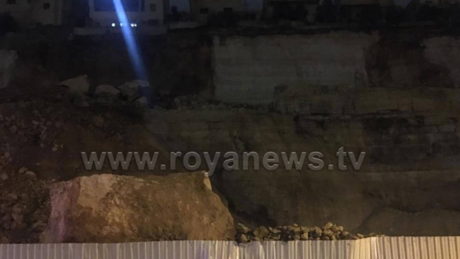 صورة من موقع الانهيار