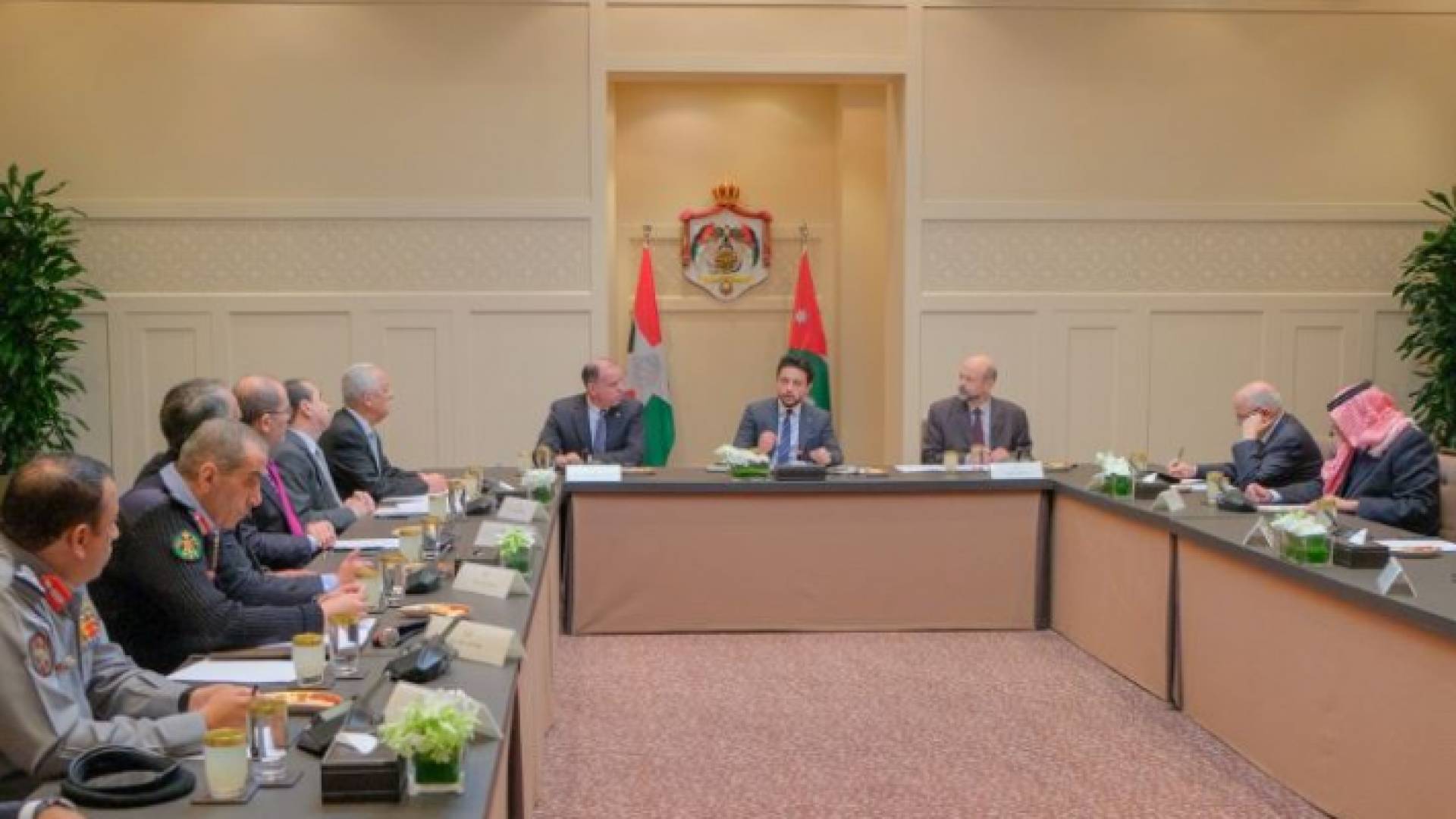 خلال الاجتماع