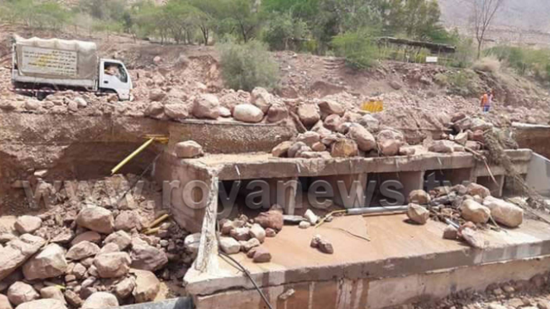 صورة من موقع الانهيار