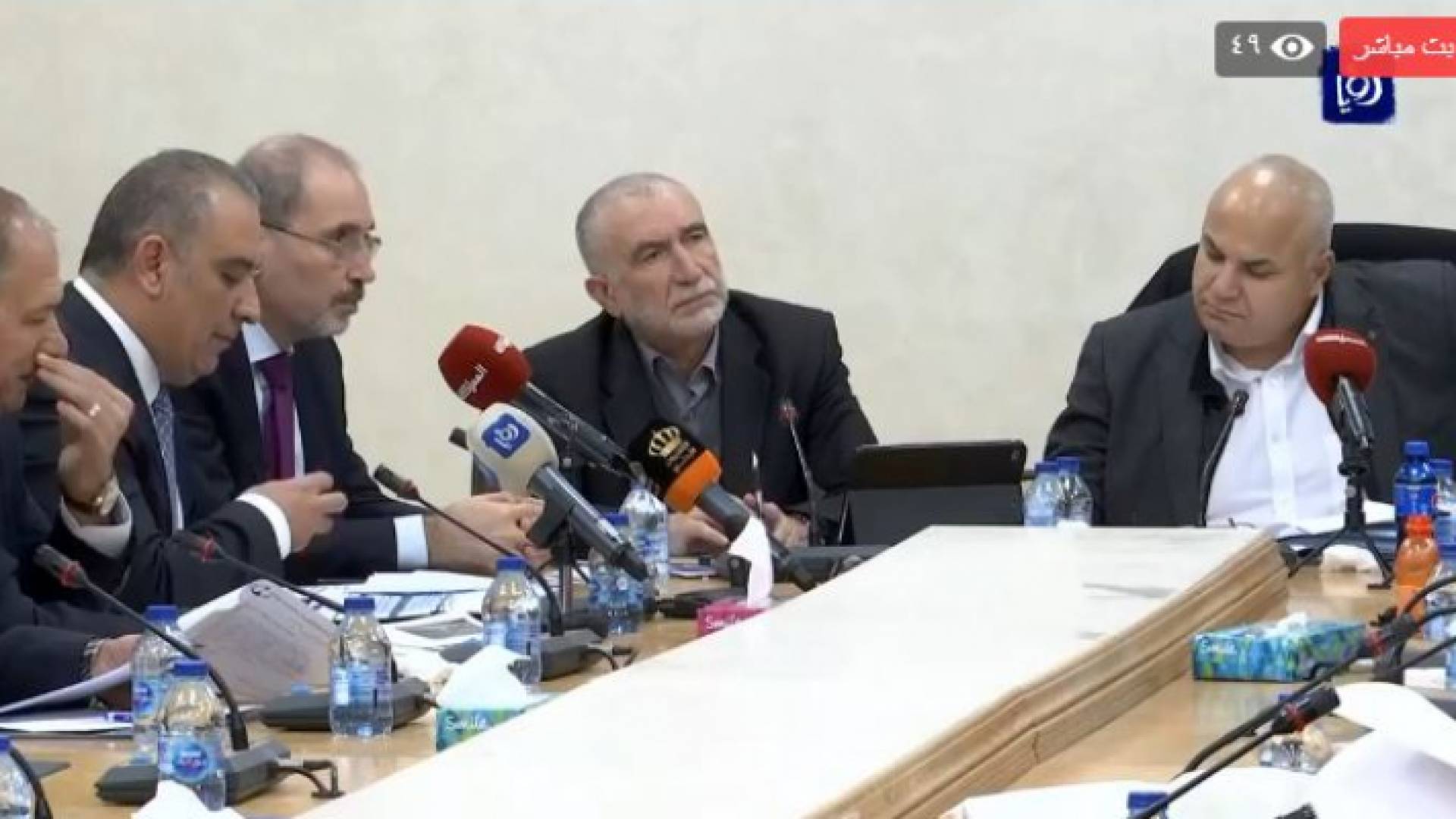 خلال الاجتماع