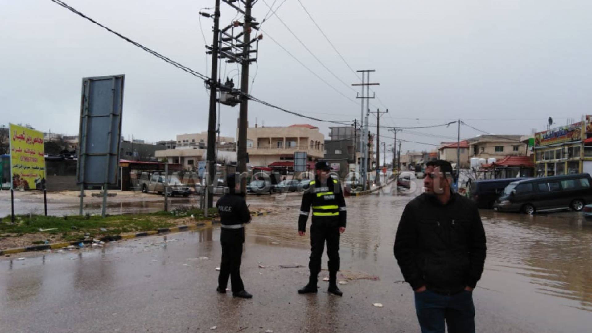 ارشيفية لمثلث عبين وهو مغلق جراء الامطار